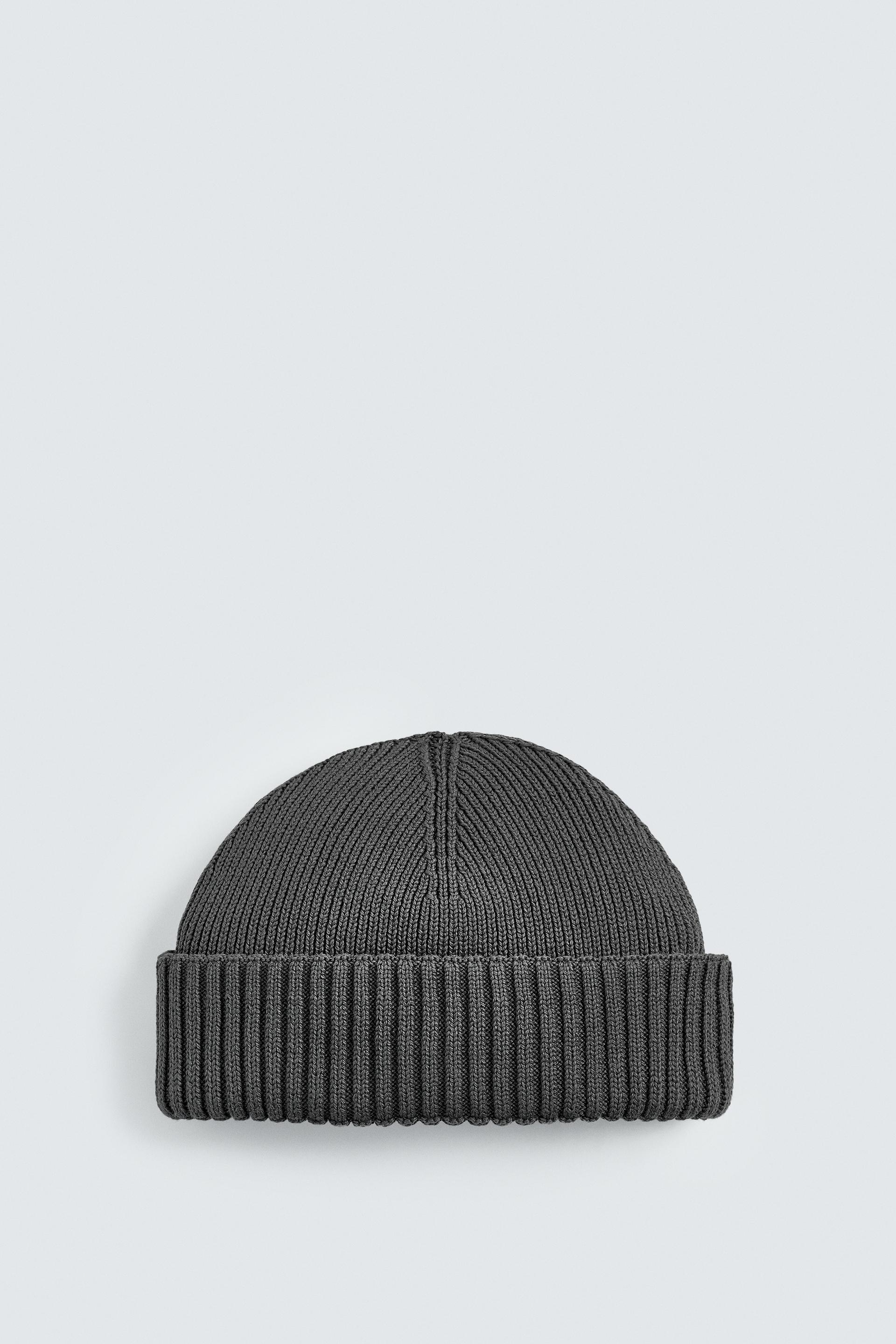 BASIC SHORT HAT by ZARA