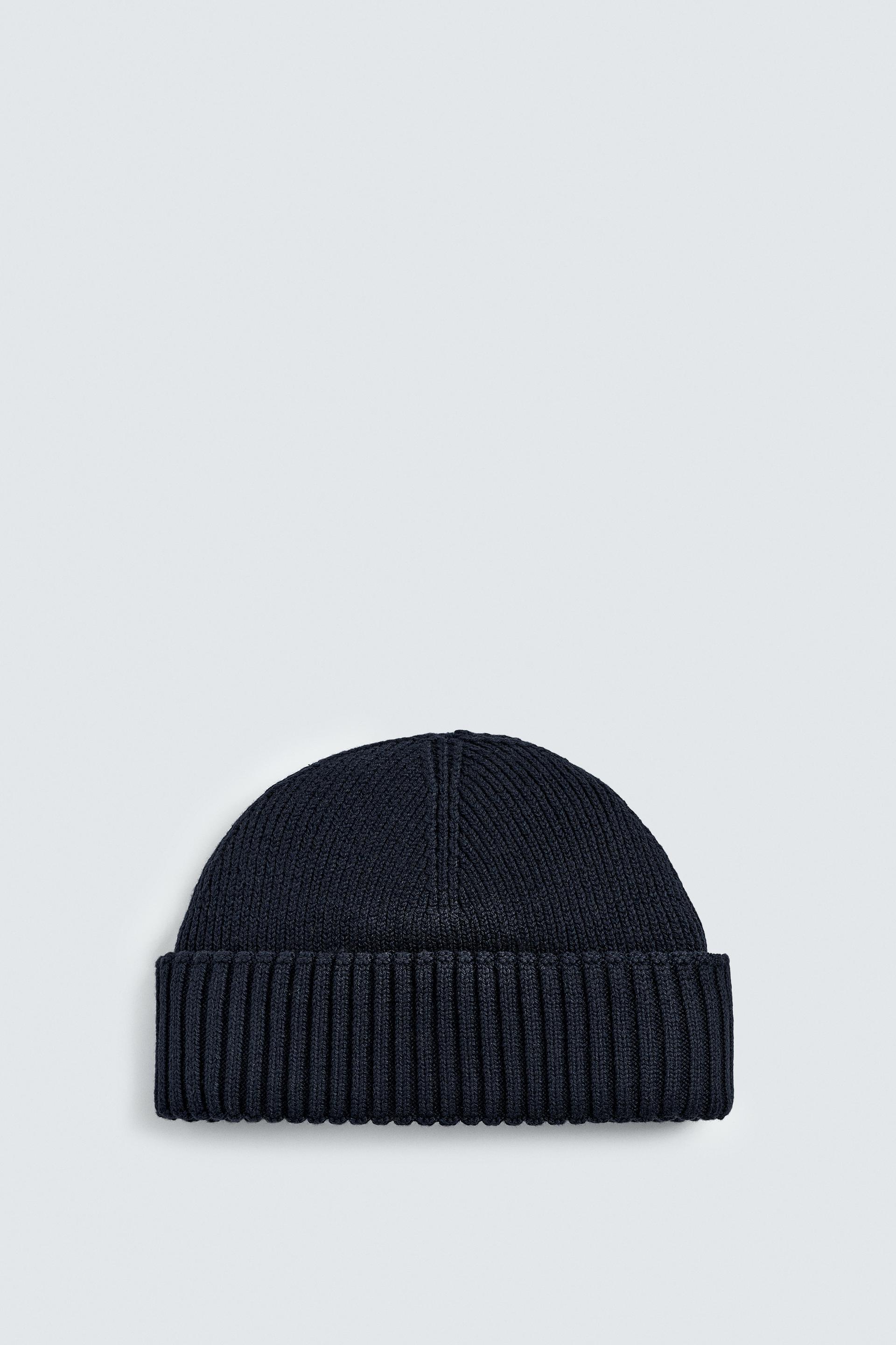 BASIC SHORT HAT by ZARA
