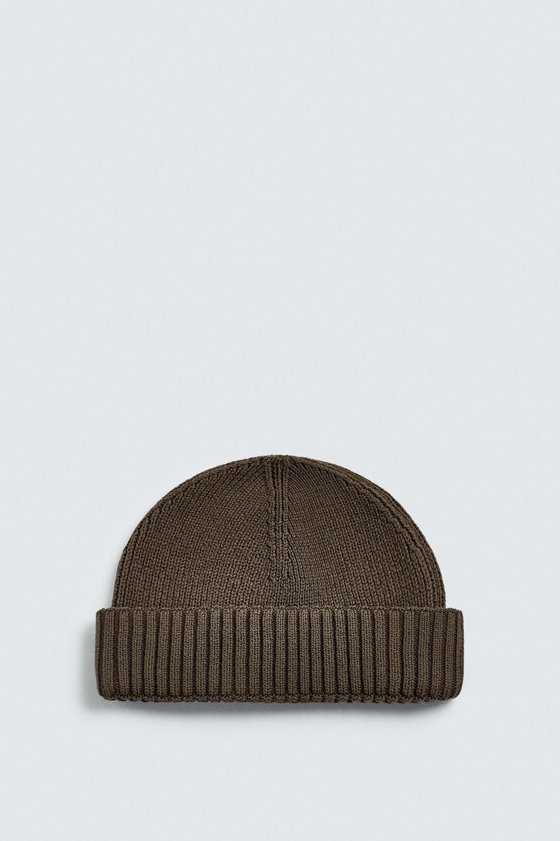 BASIC SHORT HAT by ZARA