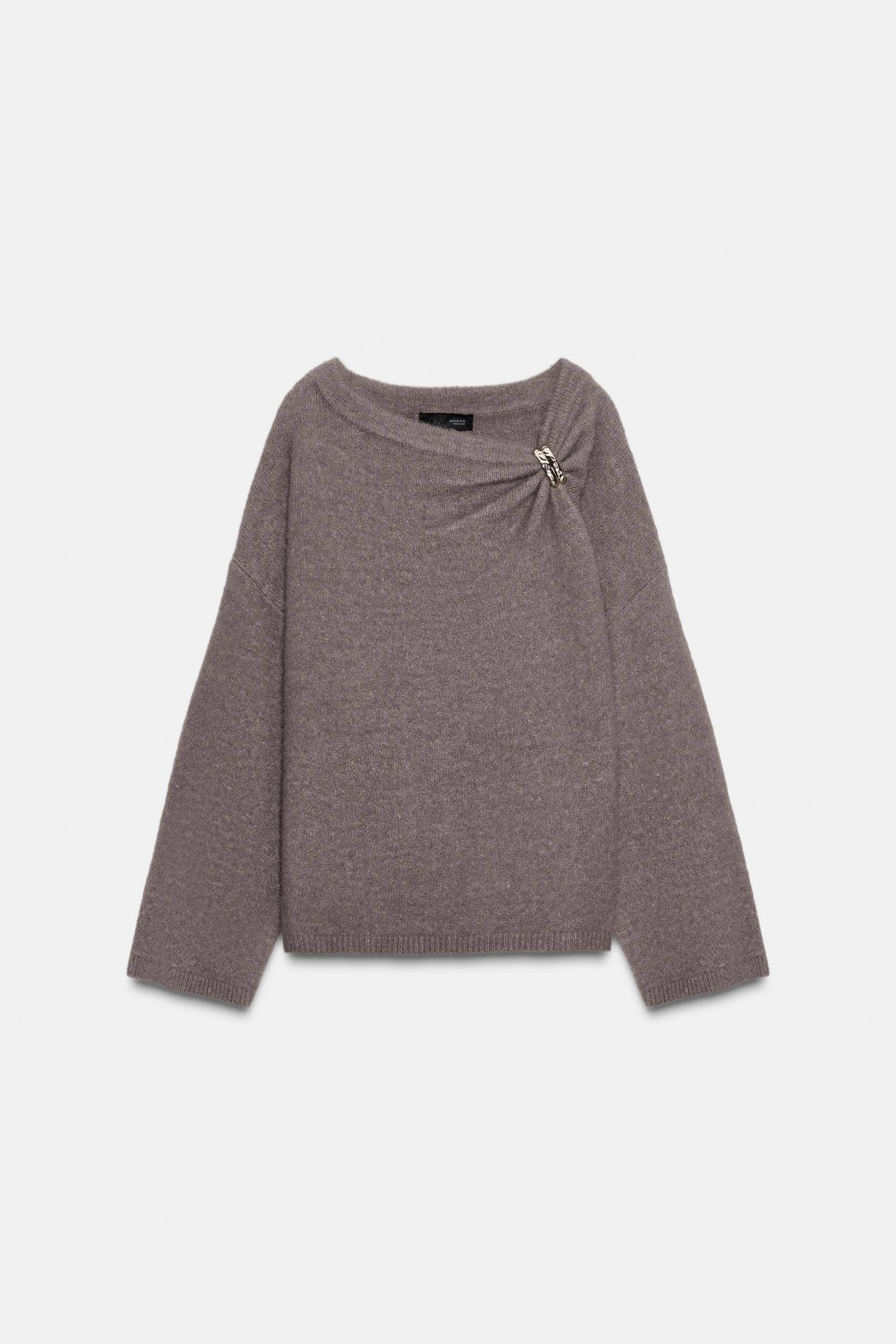 BROOCH KNIT JUMPER by ZARA