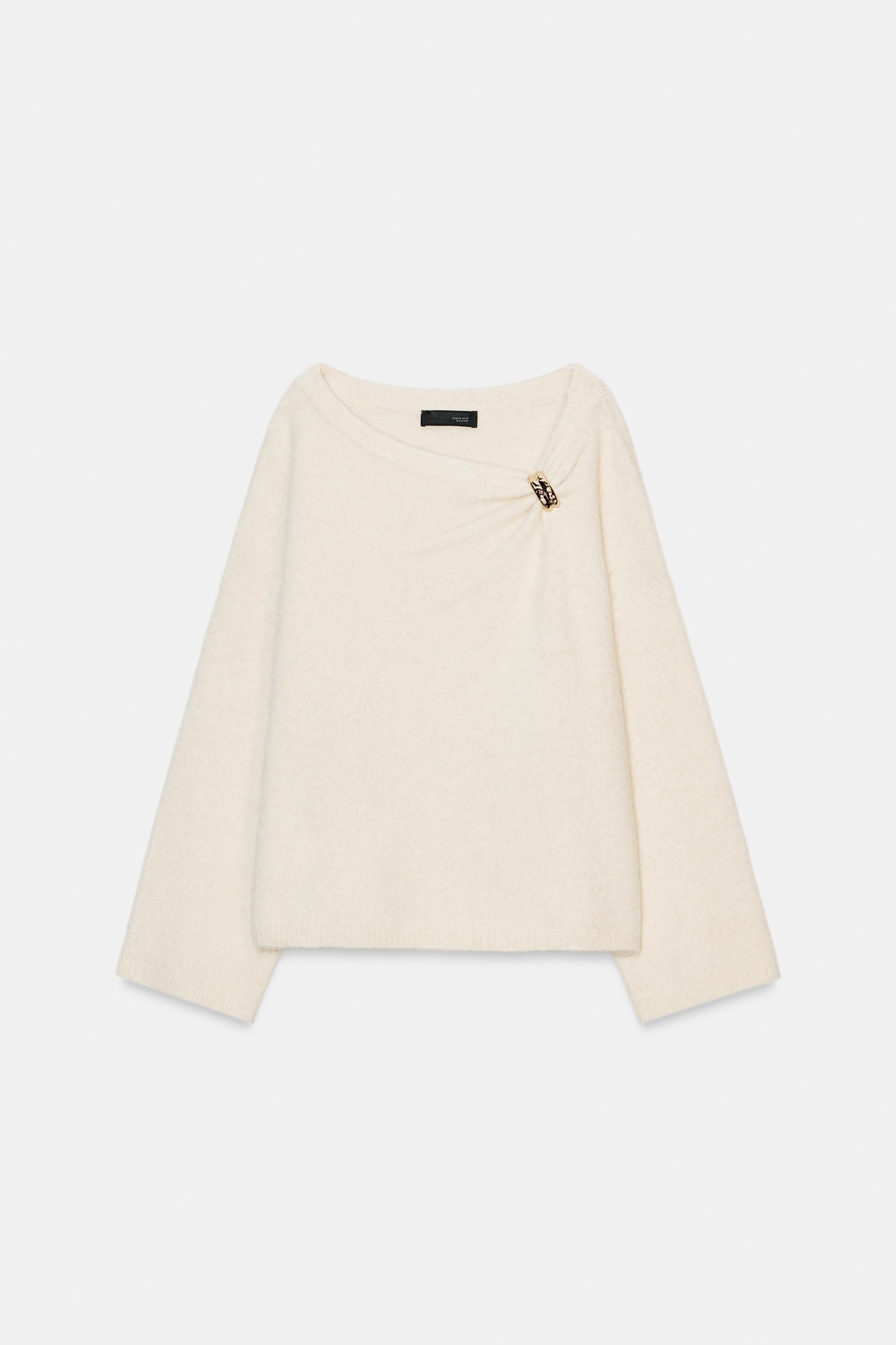 BROOCH KNIT JUMPER by ZARA