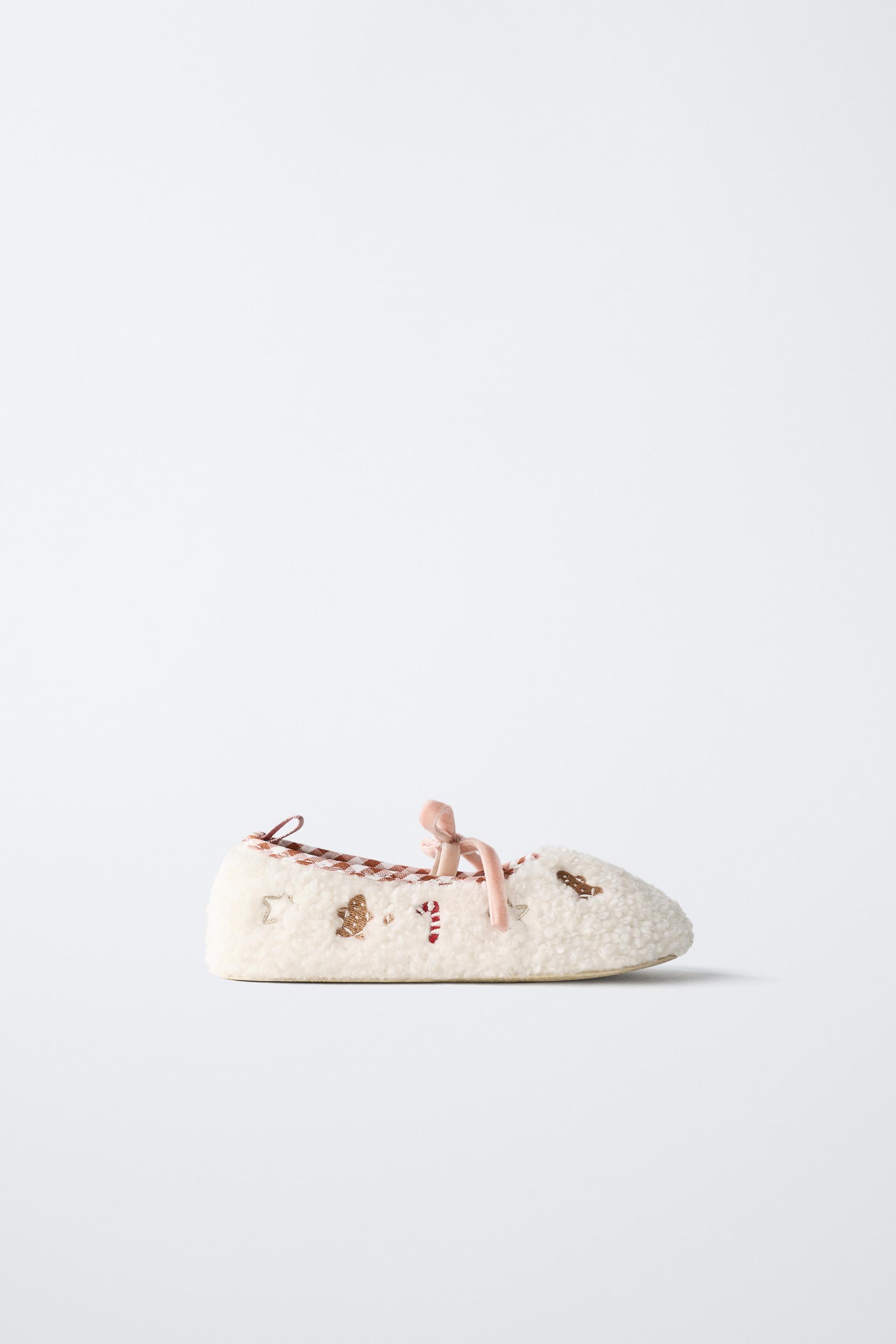 CHRISTMAS HOUSE SLIPPERS by ZARA