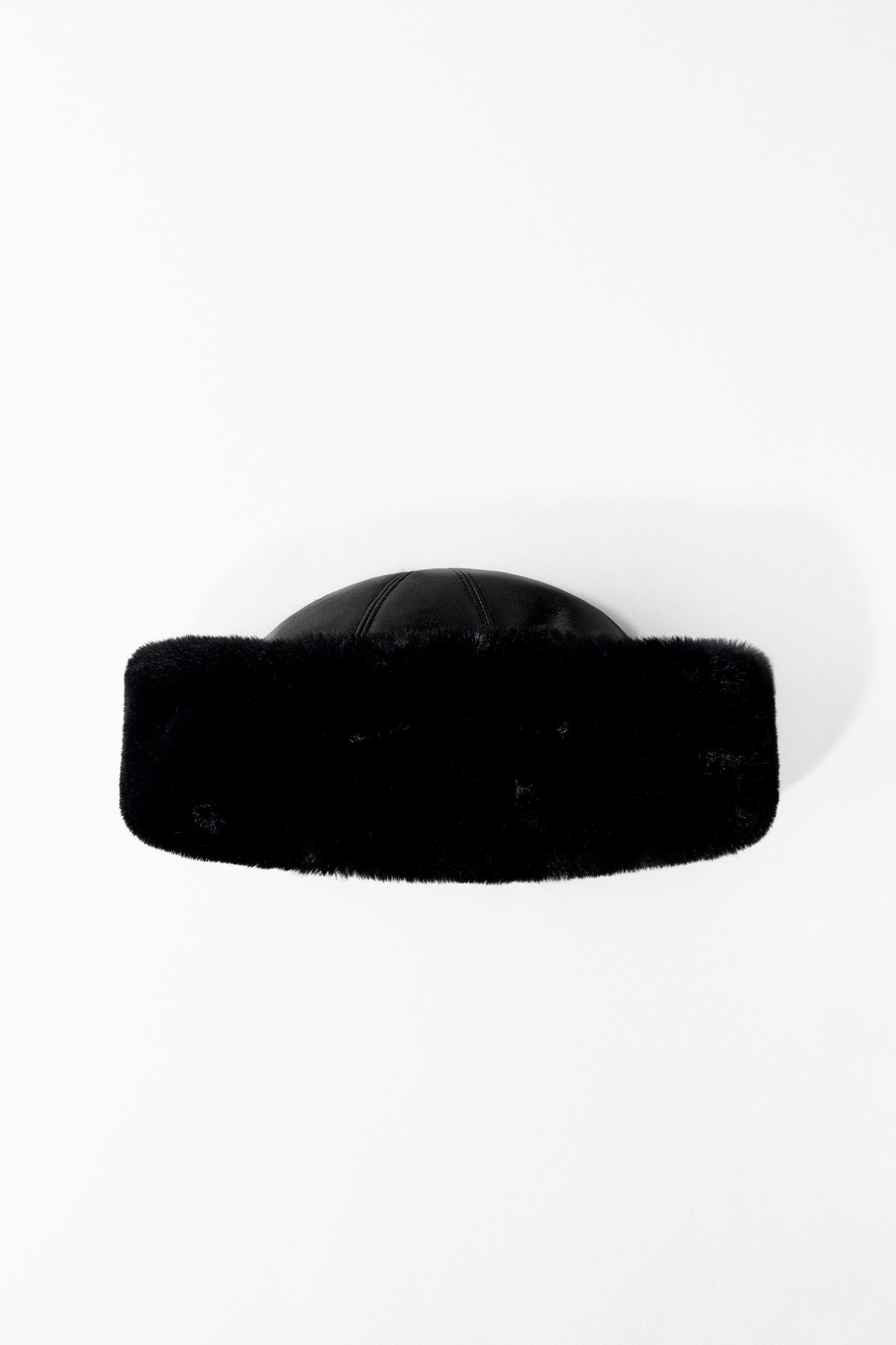 DOUBLE FACED FAUX FUR HAT by ZARA
