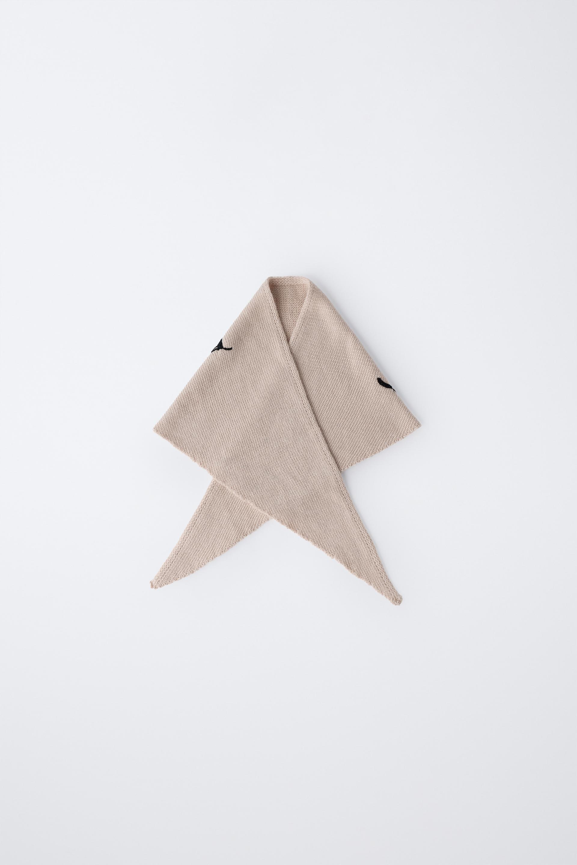 EMBROIDERED KNIT BANDANA by ZARA