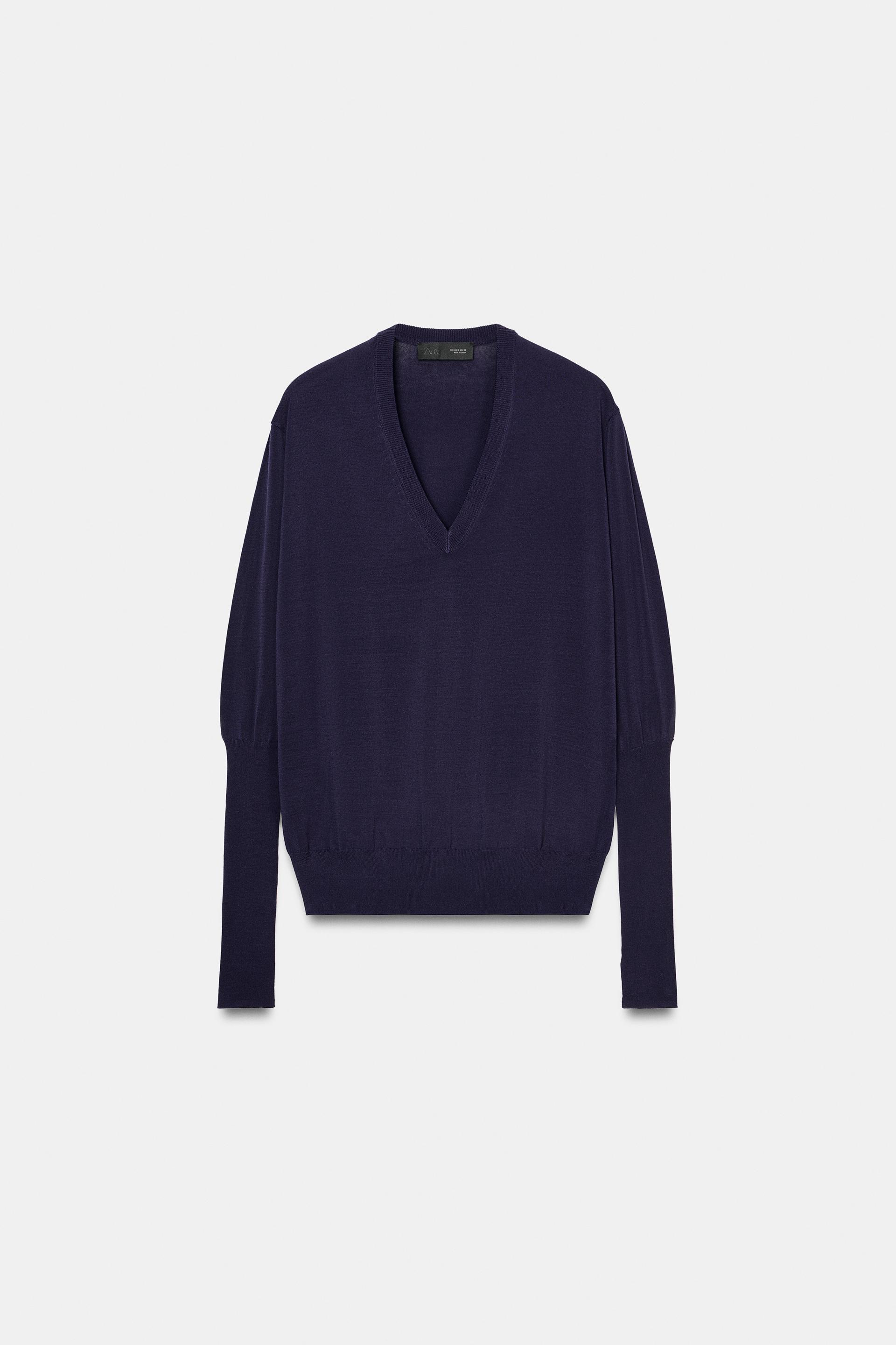 EXTRAFINE KNIT V-NECK JUMPER by ZARA