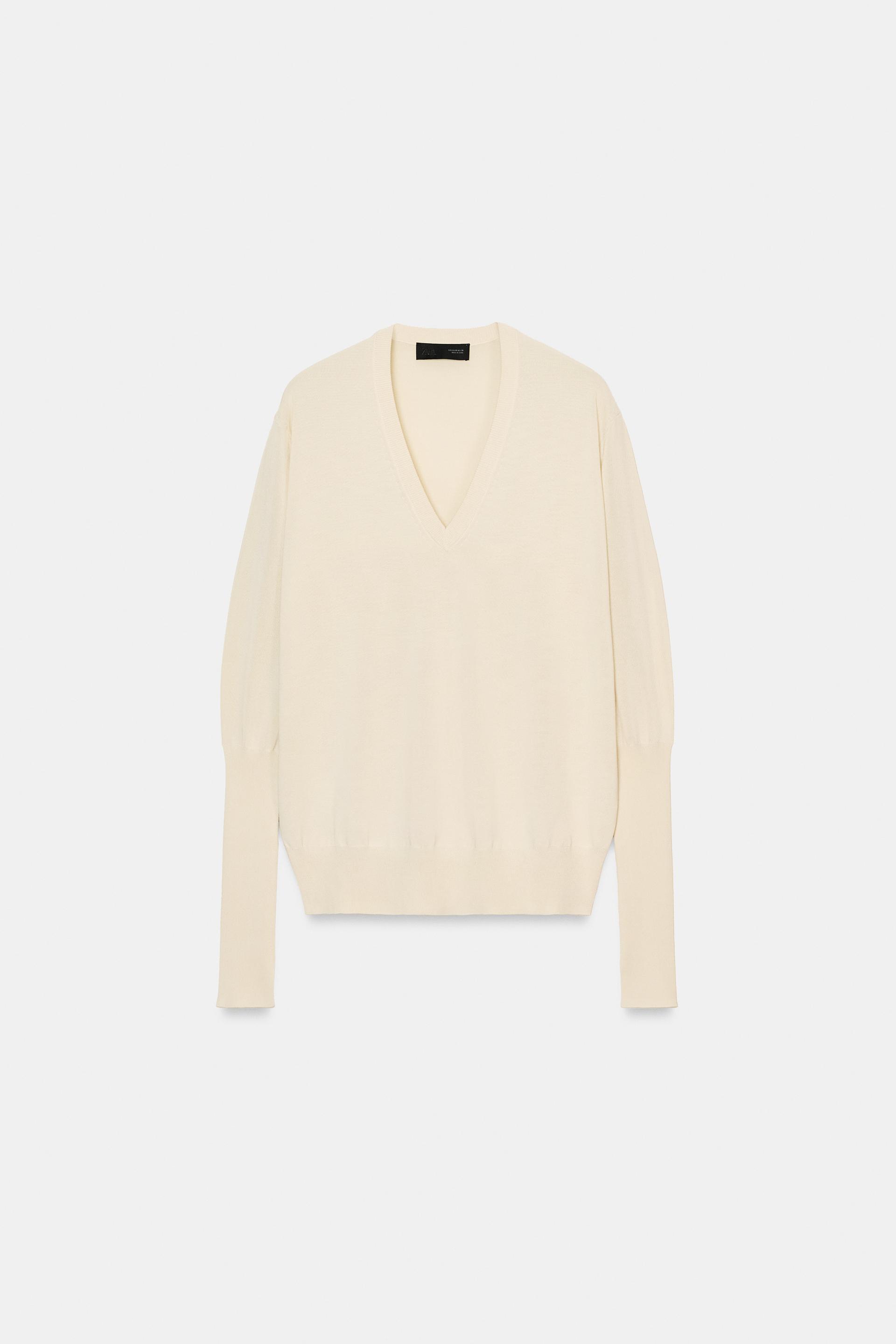 EXTRAFINE V-NECK KNIT JUMPER by ZARA