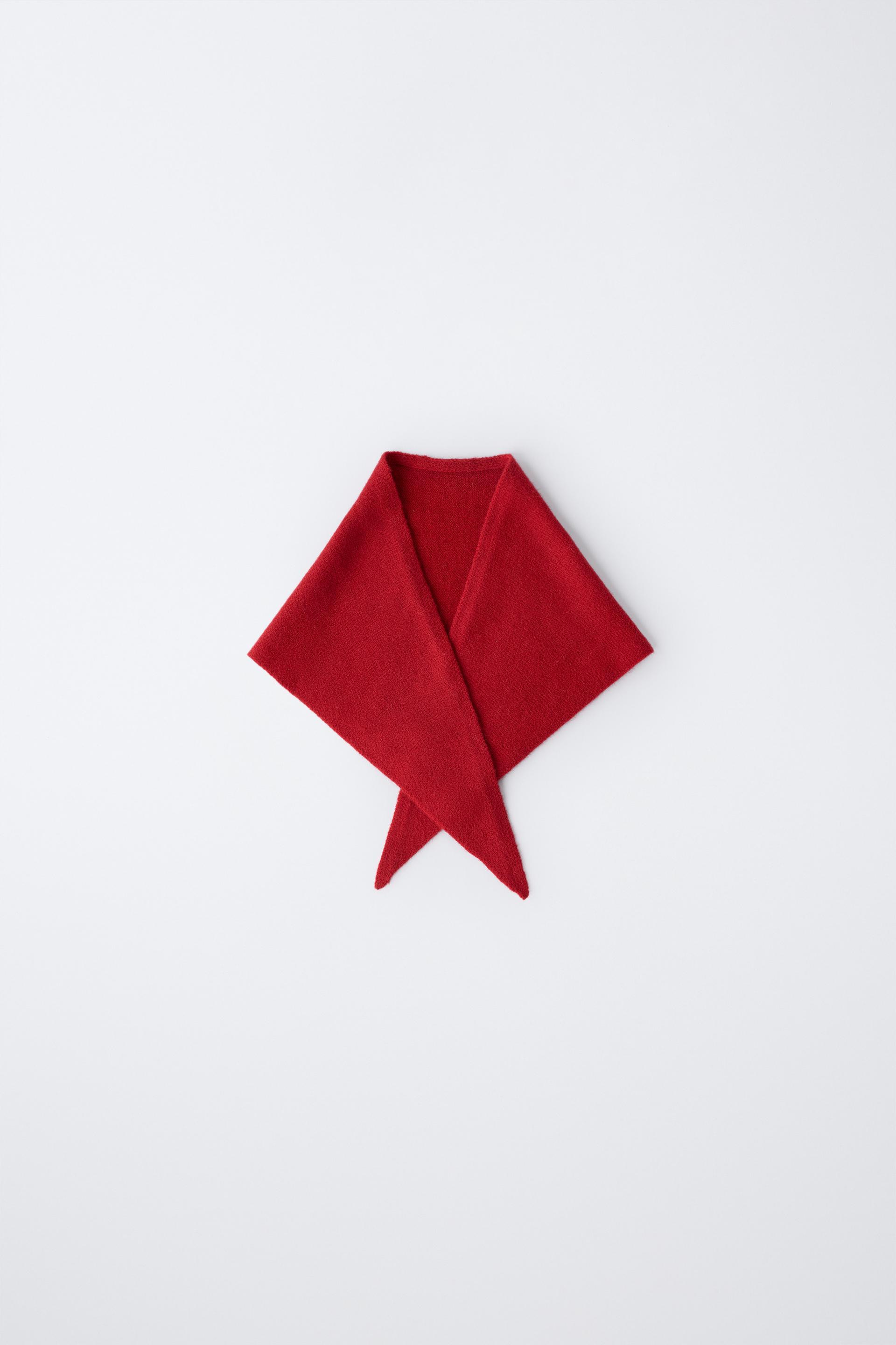 FINE KNIT TRIANGULAR SCARF by ZARA