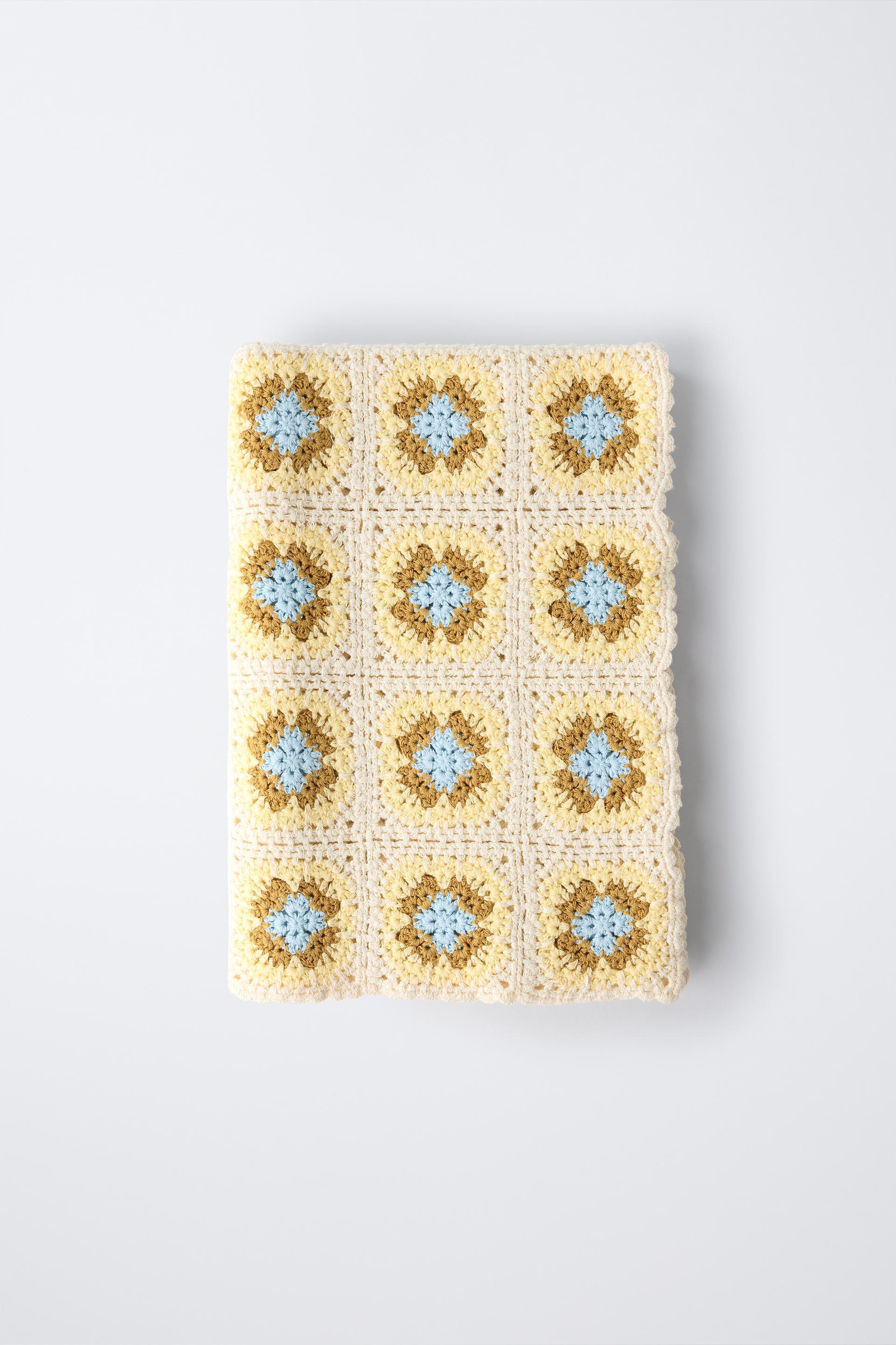 FLORAL CROCHET KNIT THROW by ZARA