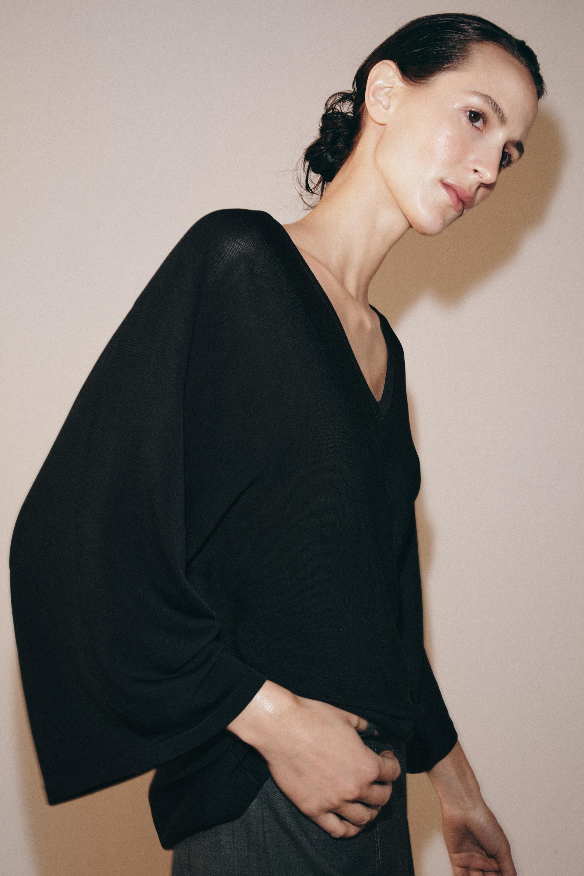 FLOWY V-NECK KNIT TOP by ZARA