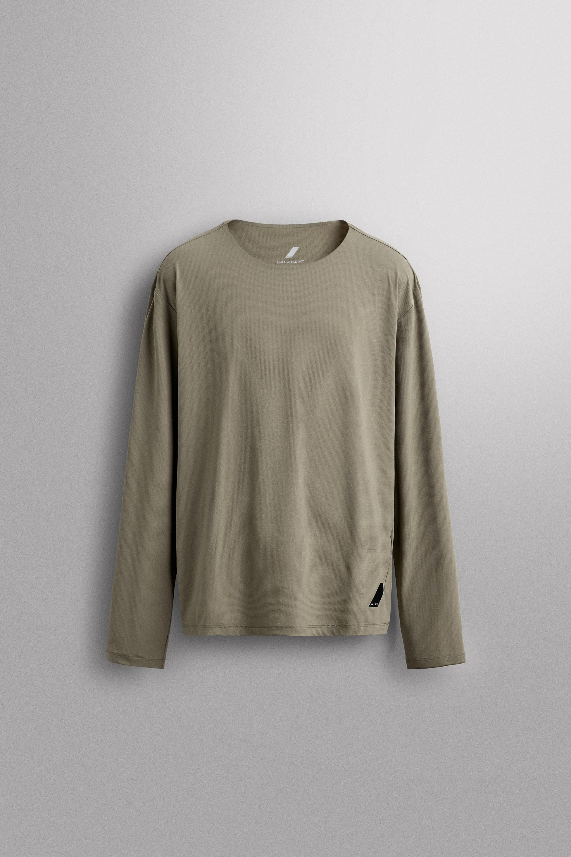 GRAPHIC LONG SLEEVE TECHNICAL RUNNING T-SHIRT by ZARA
