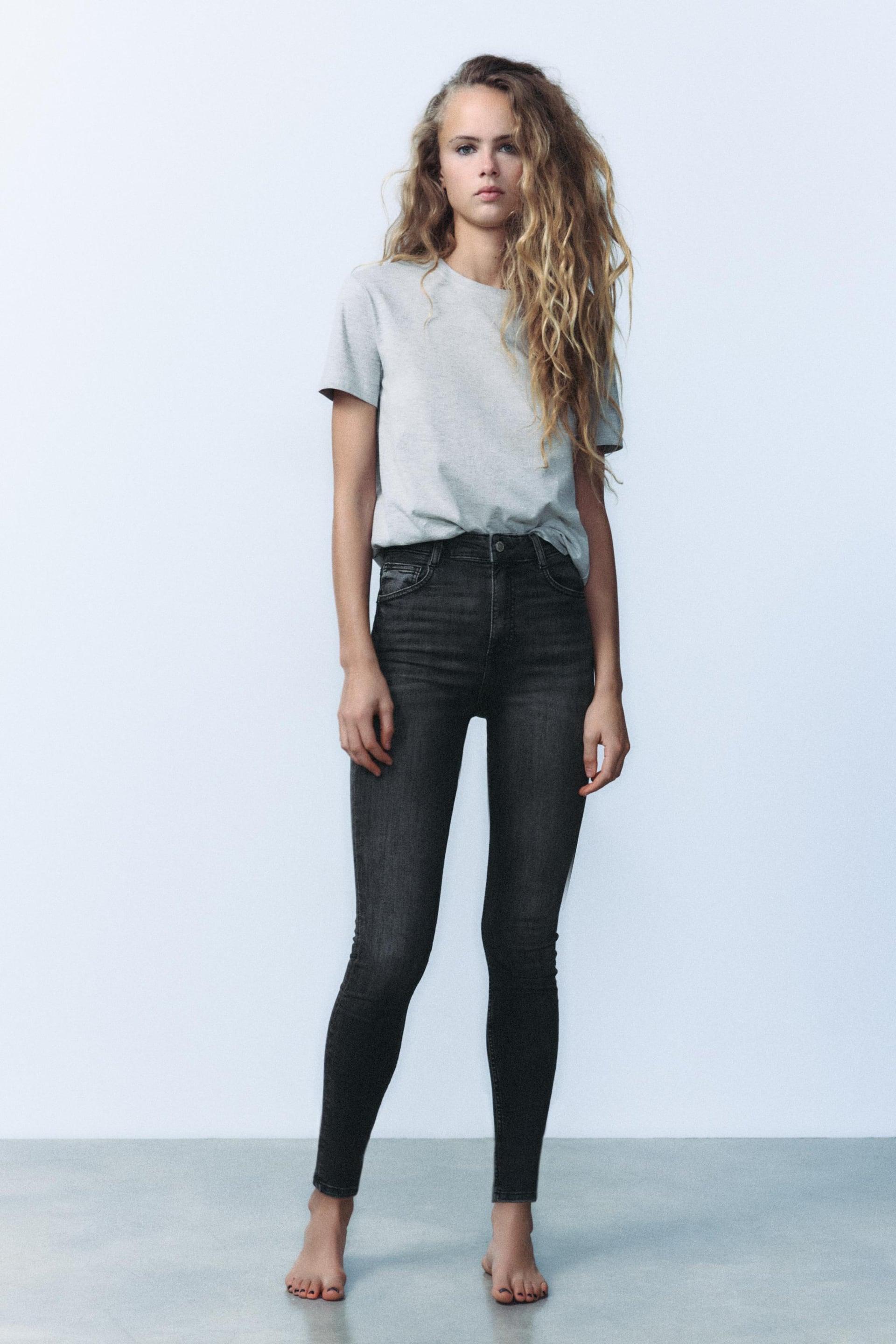 HIGH-WAISTED SCULPT TRF JEANS by ZARA