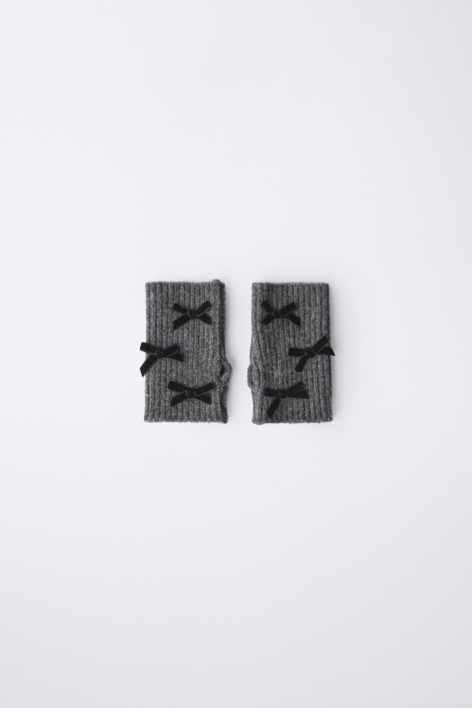 KNIT MITTEN GLOVES WITH VELVET BOWS by ZARA