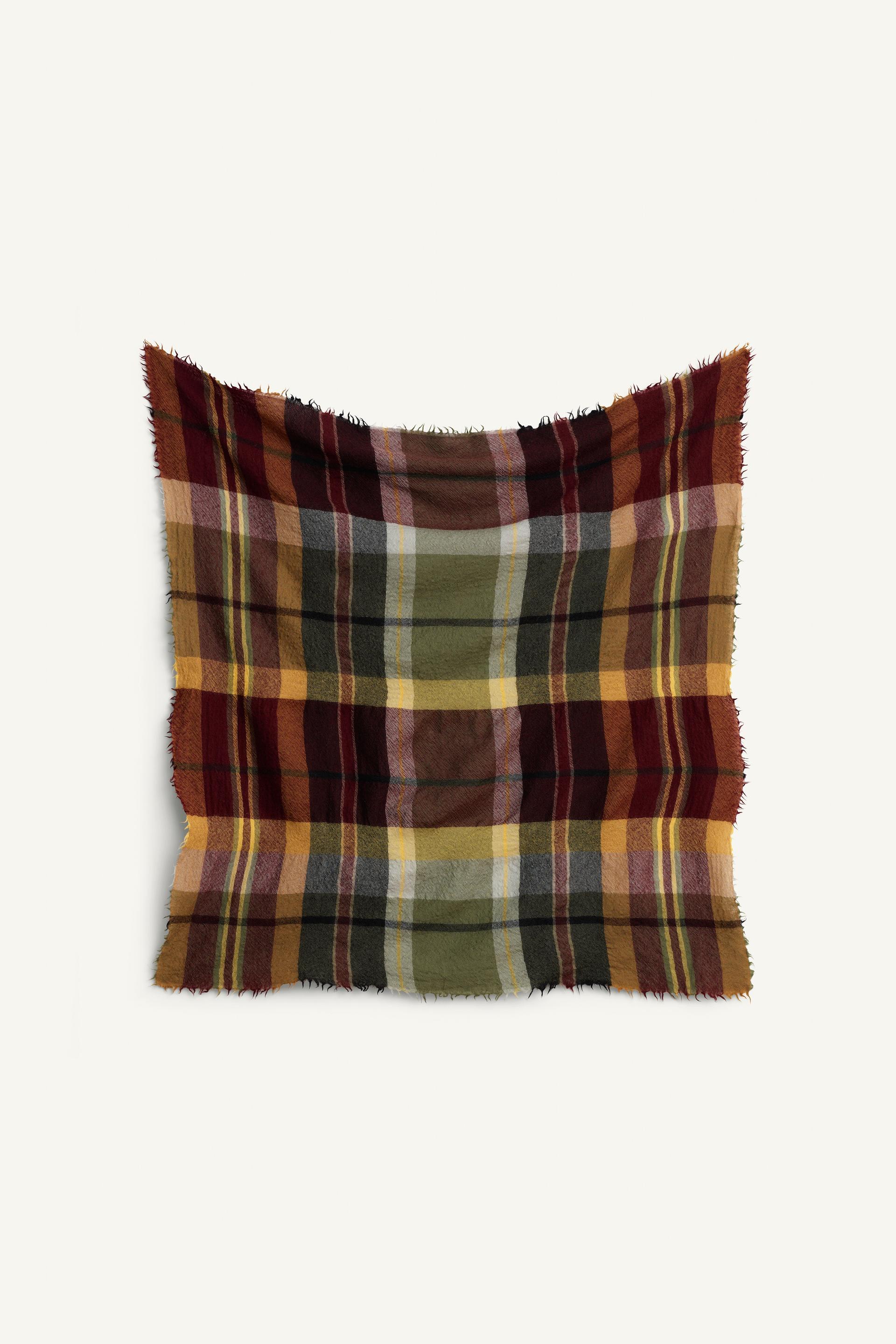 LIMITED EDITION PLAID WOOL SCARF by ZARA