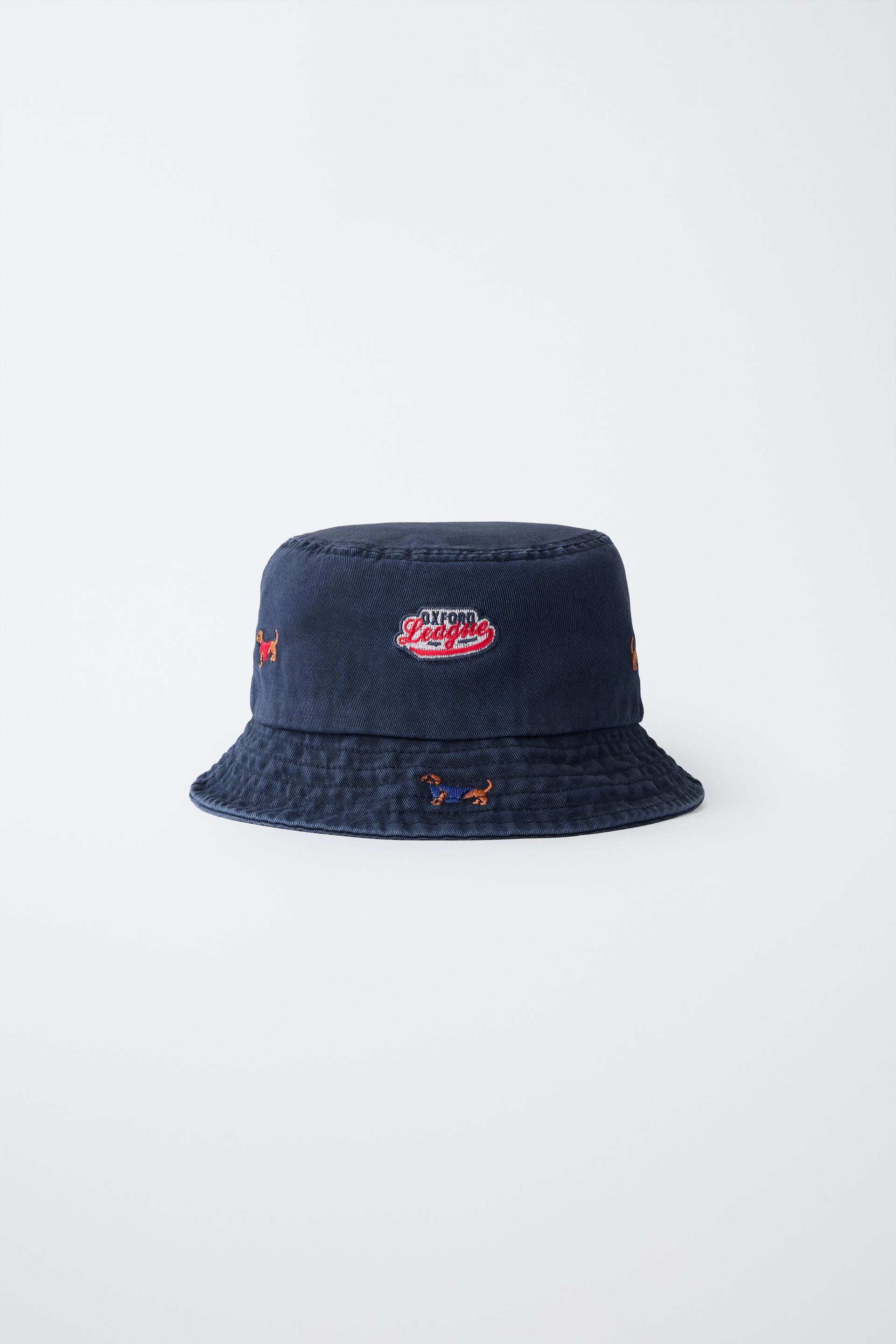 OXFORD PATCH BUCKET HAT by ZARA