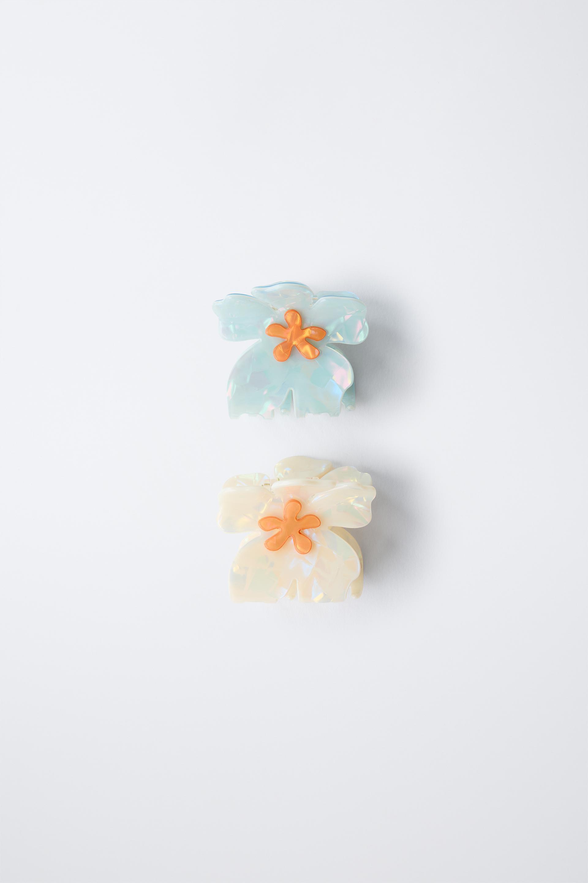 PACK OF TWO FLOWER HAIR CLIPS by ZARA