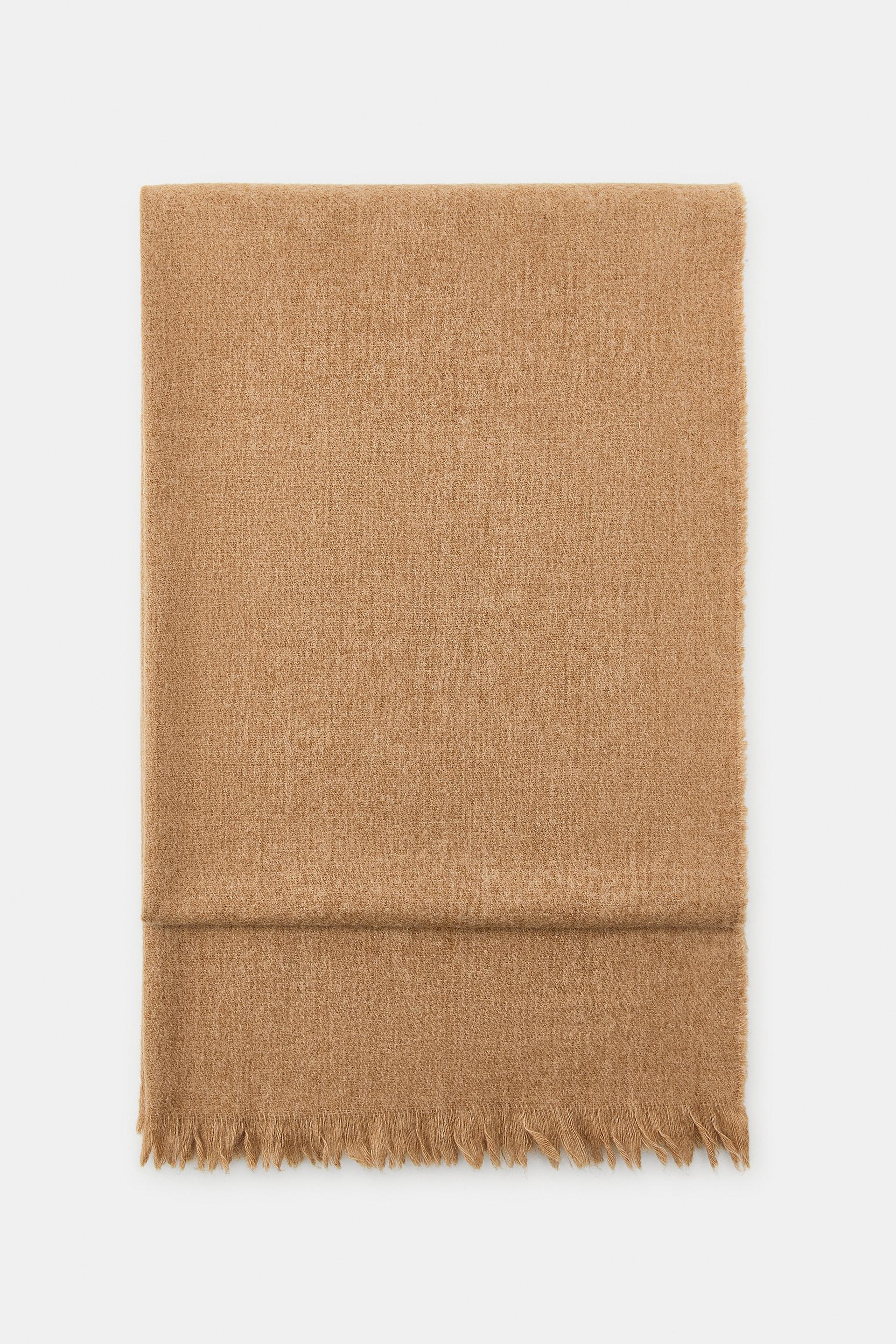 PLAIN WOOL SCARF by ZARA