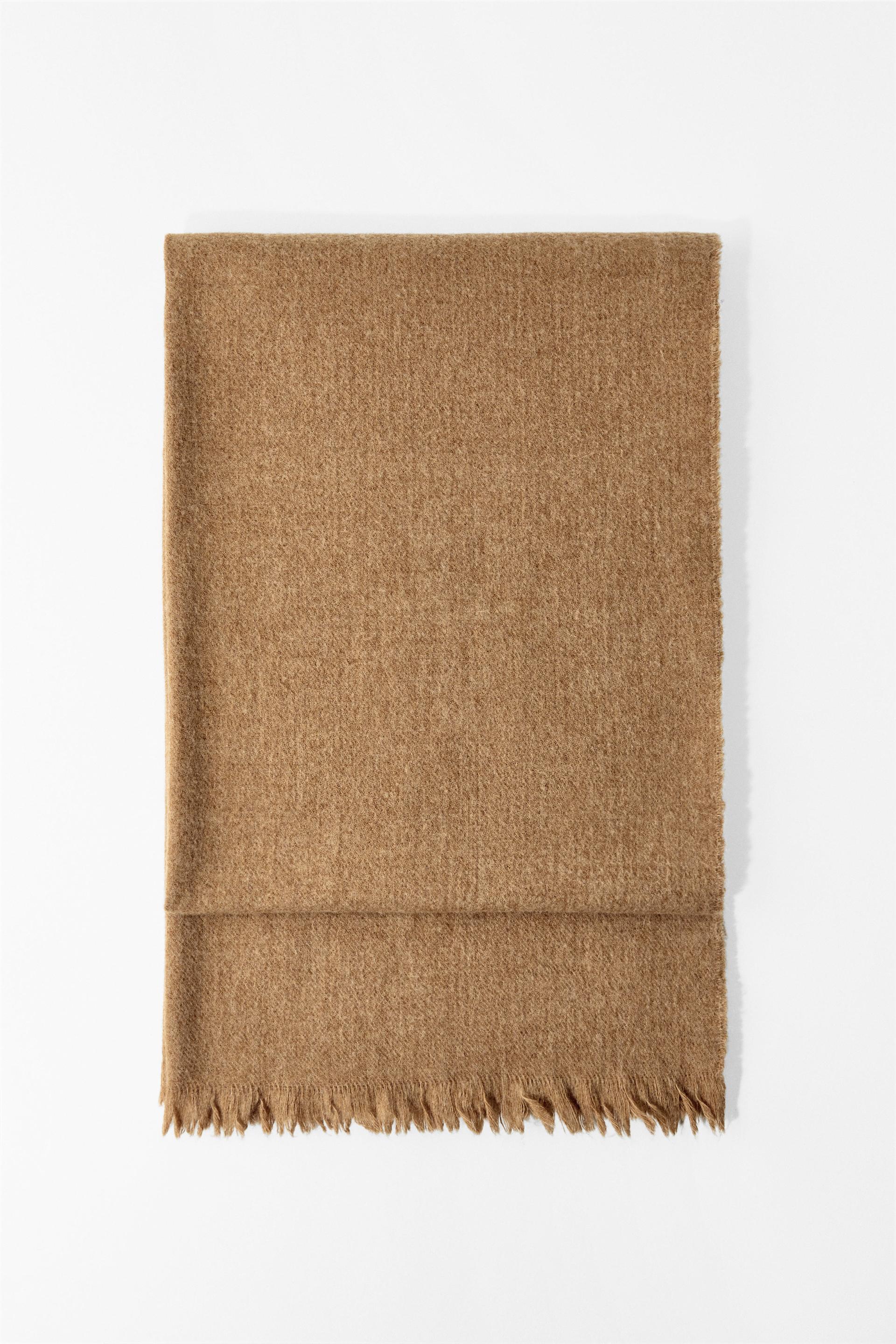 PLAIN WOOL SCARF by ZARA