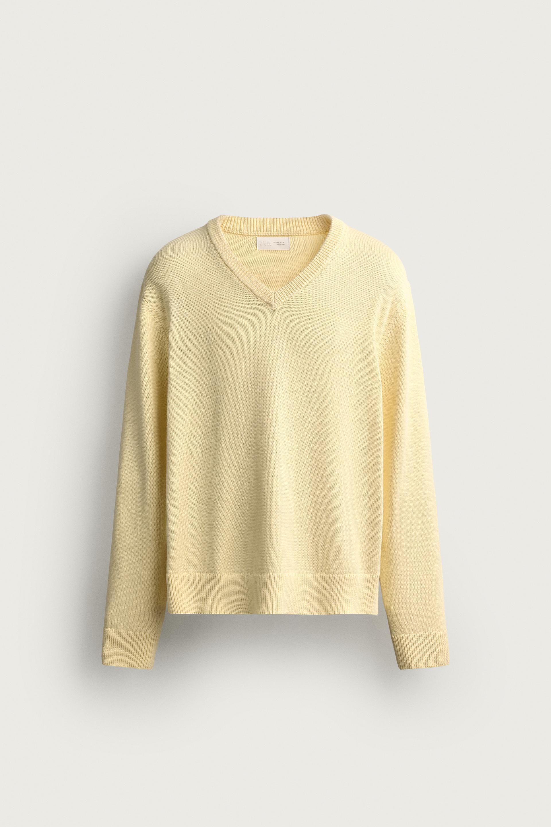 RELAXED FIT V-NECK JUMPER by ZARA