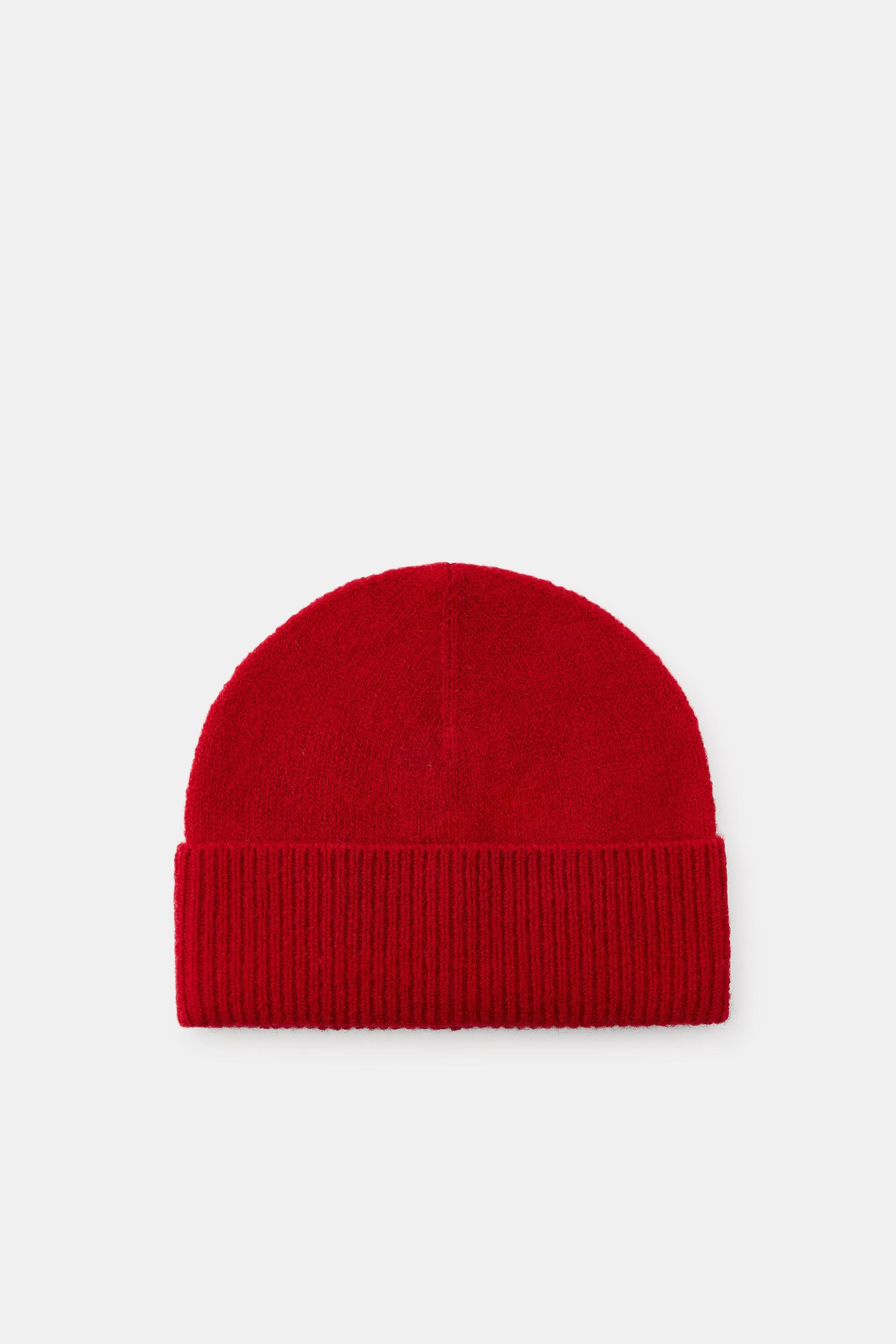 RIBBED KNIT BEANIE HAT by ZARA