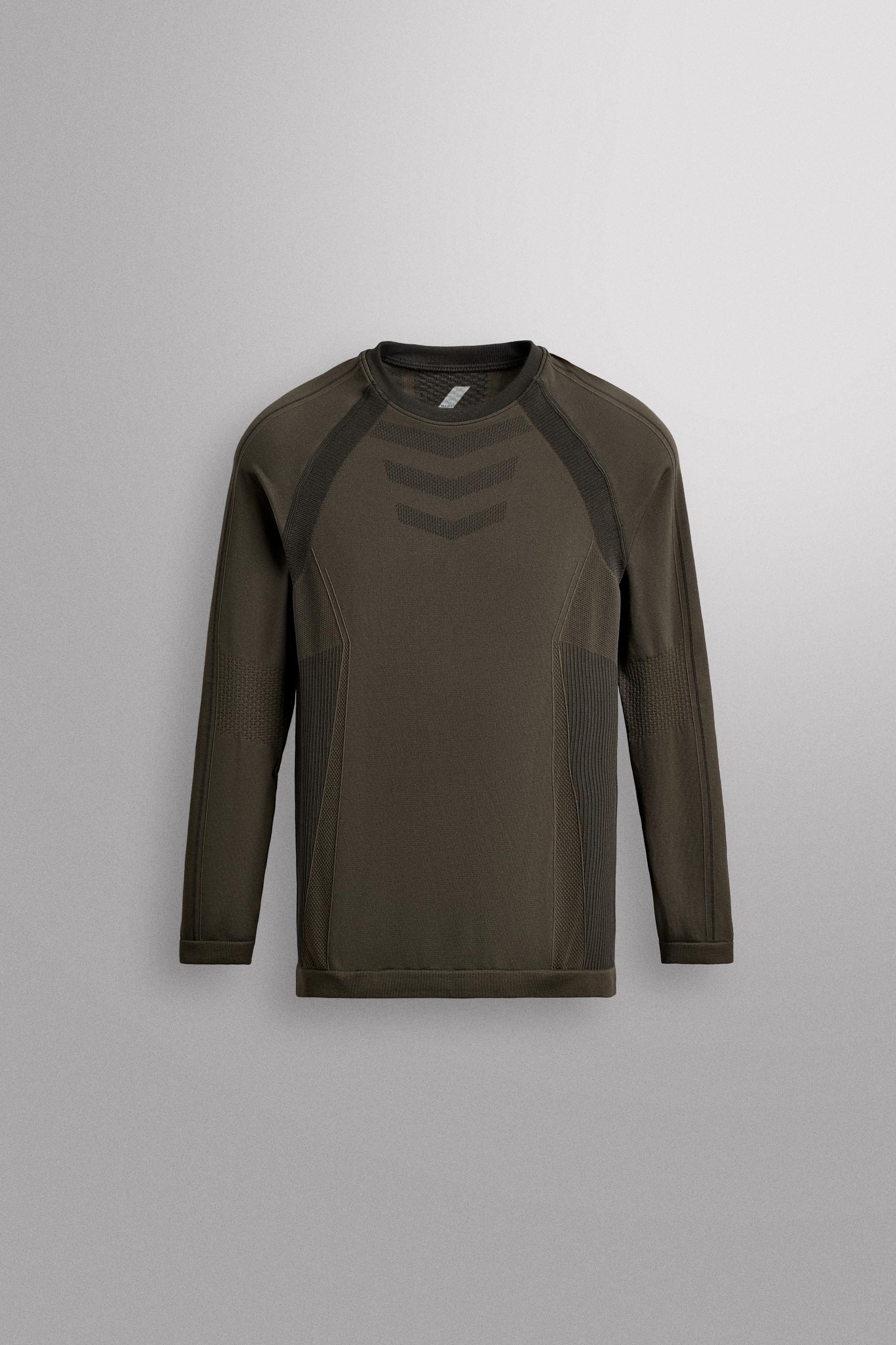 SKIN-FIT THERMAL BASE LAYER TOP by ZARA