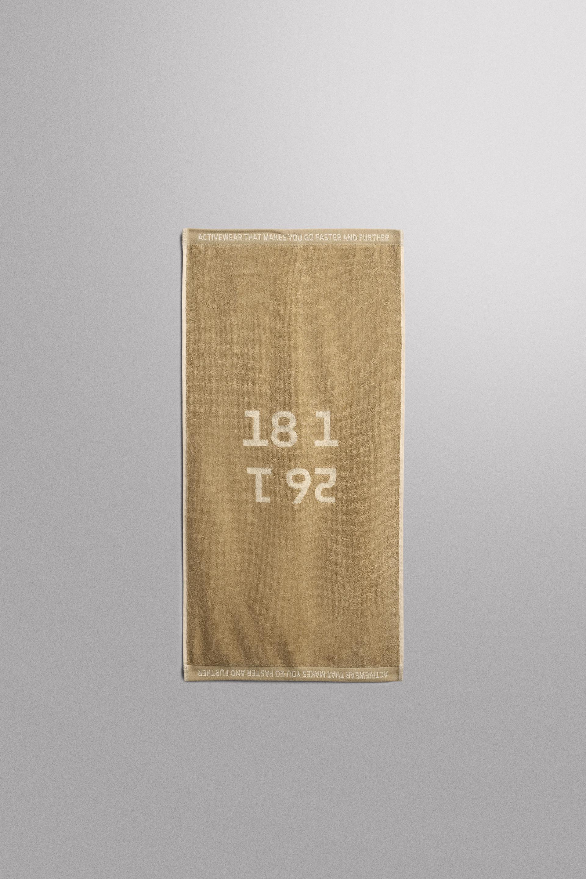 SMALL WORKOUT TOWEL by ZARA