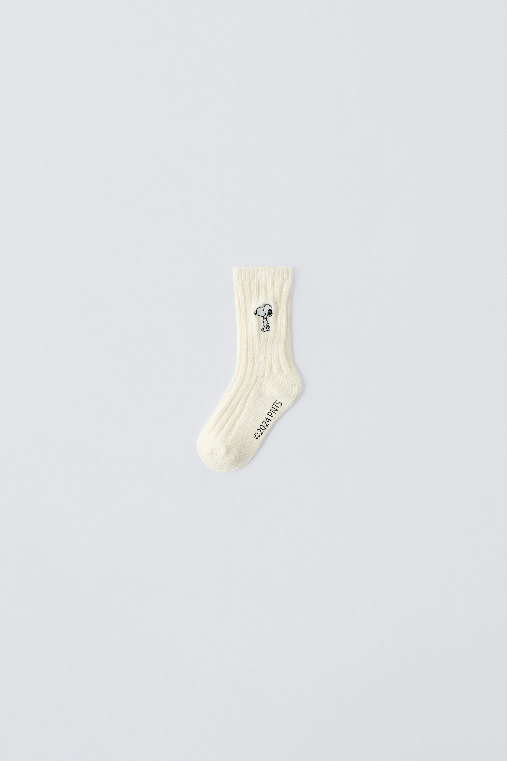 SNOOPY PEANUTS™ EMBROIDERED KNIT SOCKS by ZARA