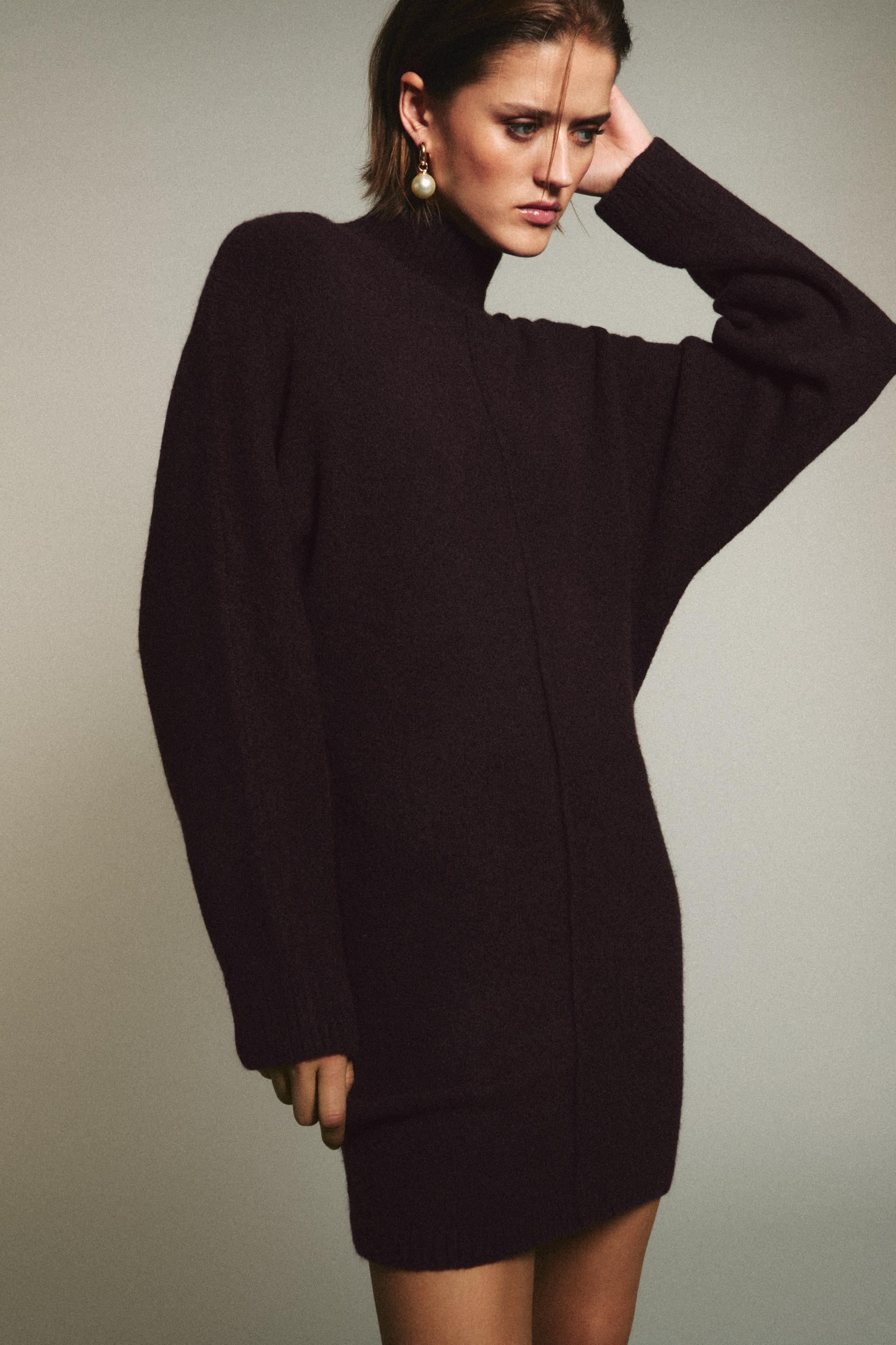 SOFT KNIT SHORT DRESS by ZARA