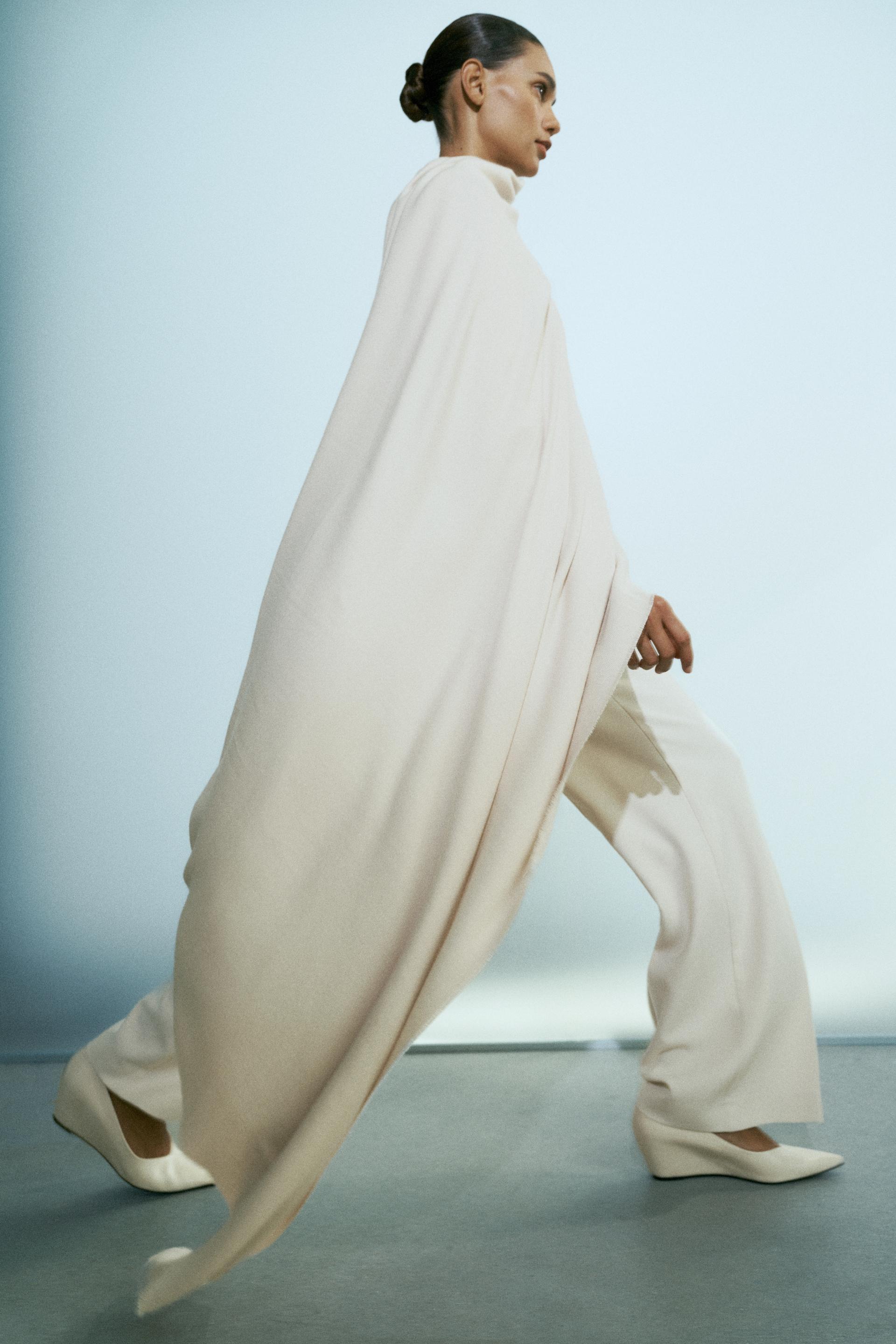 SOFT PLAIN SCARF by ZARA