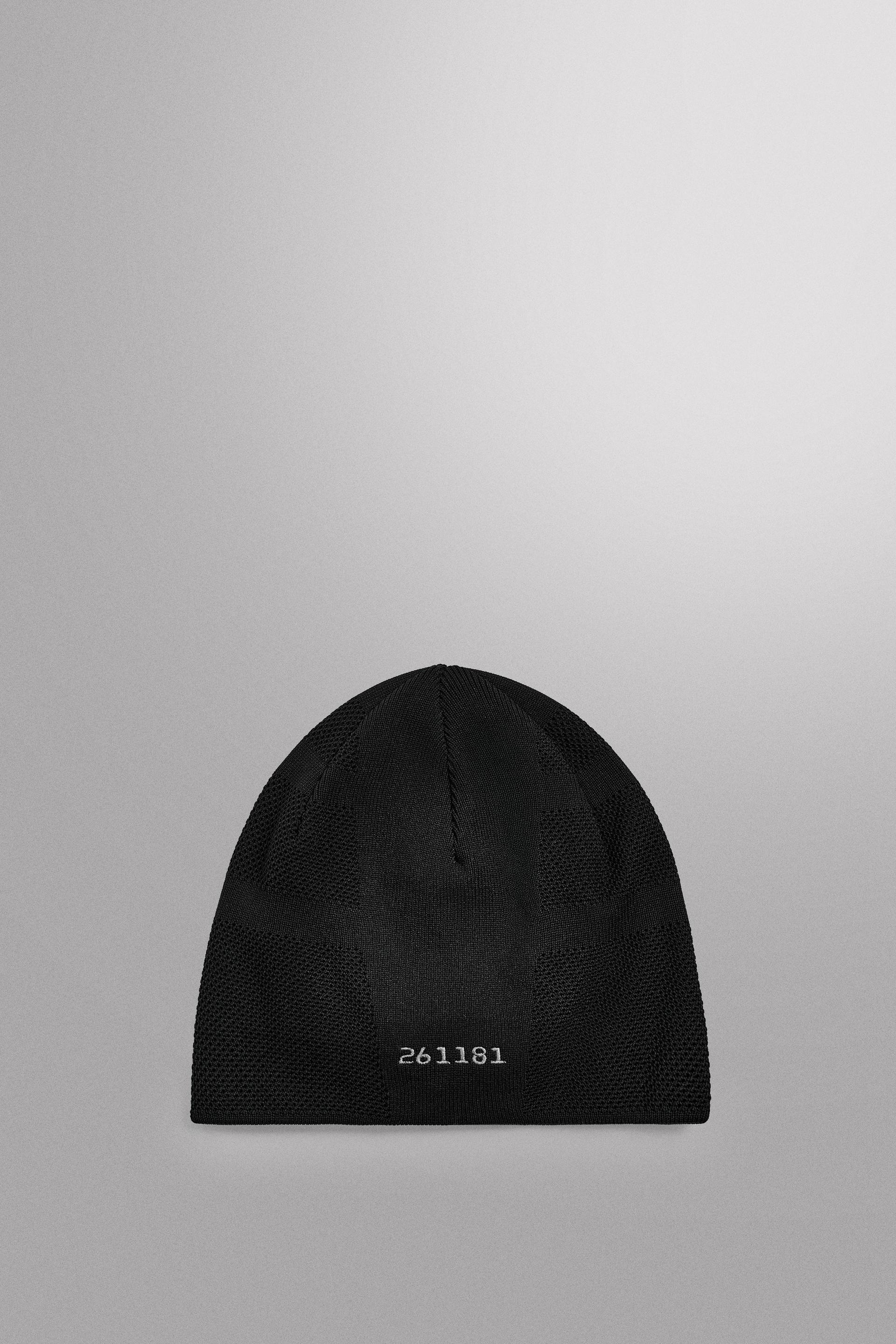 TECHNICAL RUNNING BEANIE HAT by ZARA