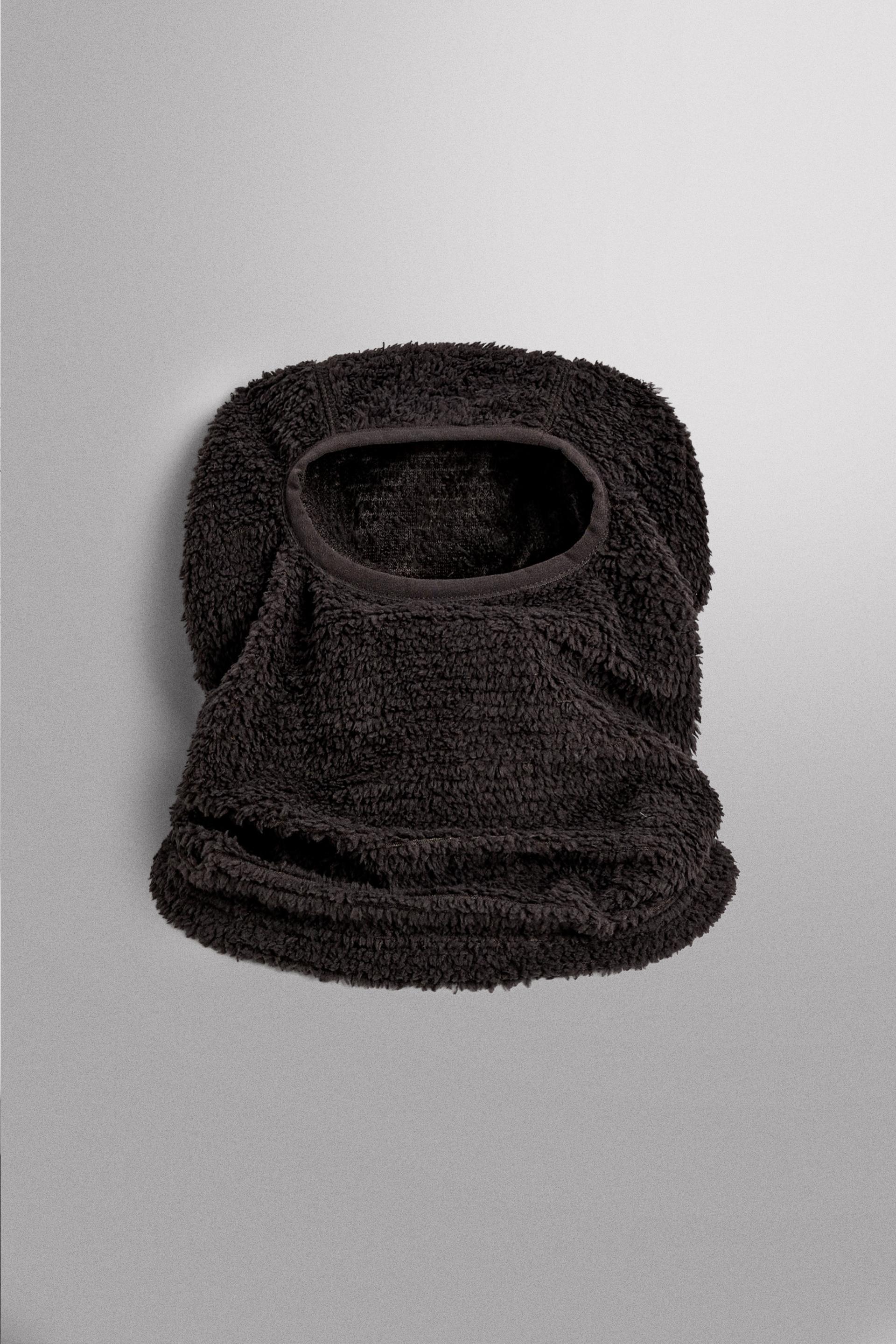 TEXTURED FLEECE SKI BALACLAVA by ZARA