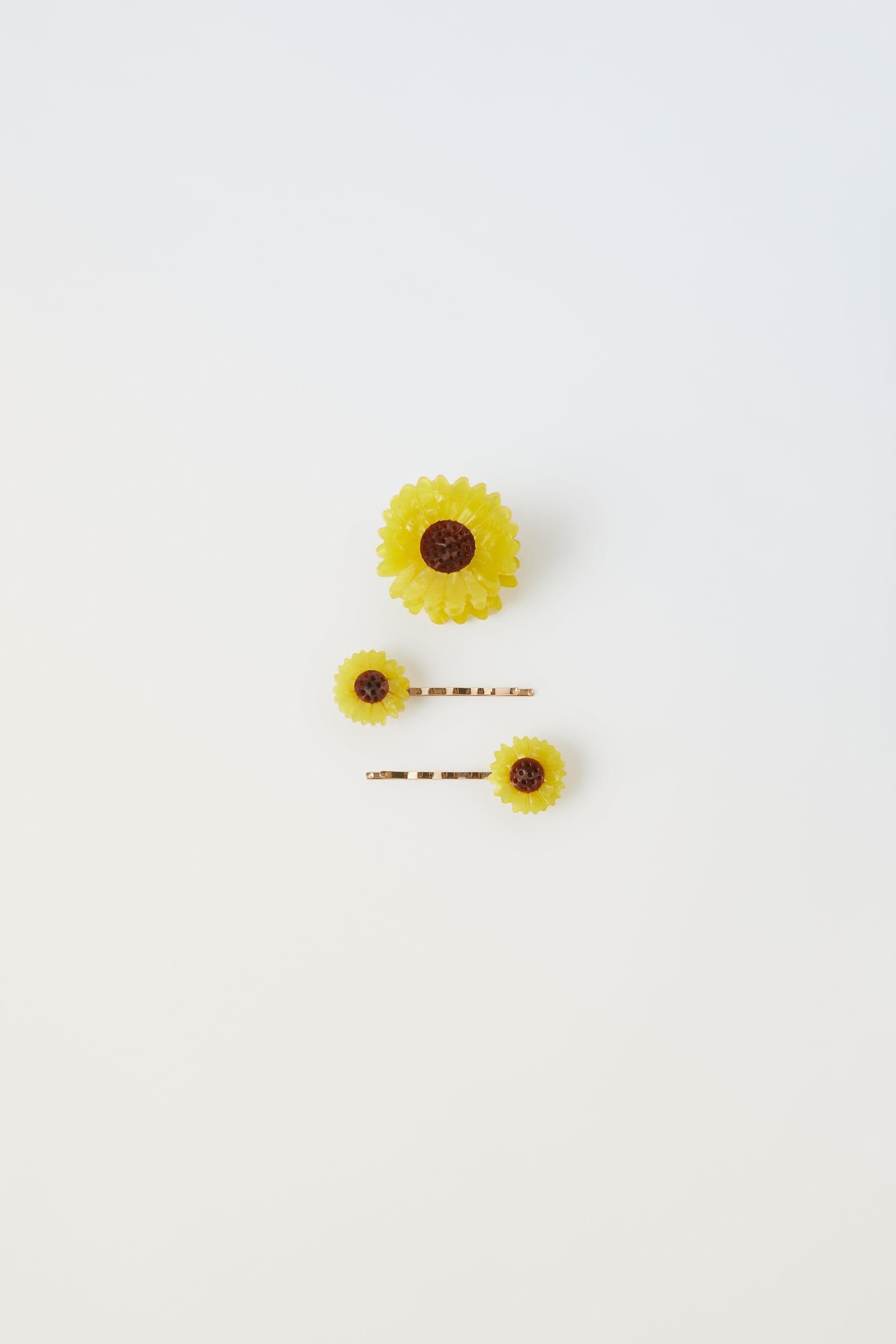 THREE-PACK OF SUNFLOWER CLIPS by ZARA