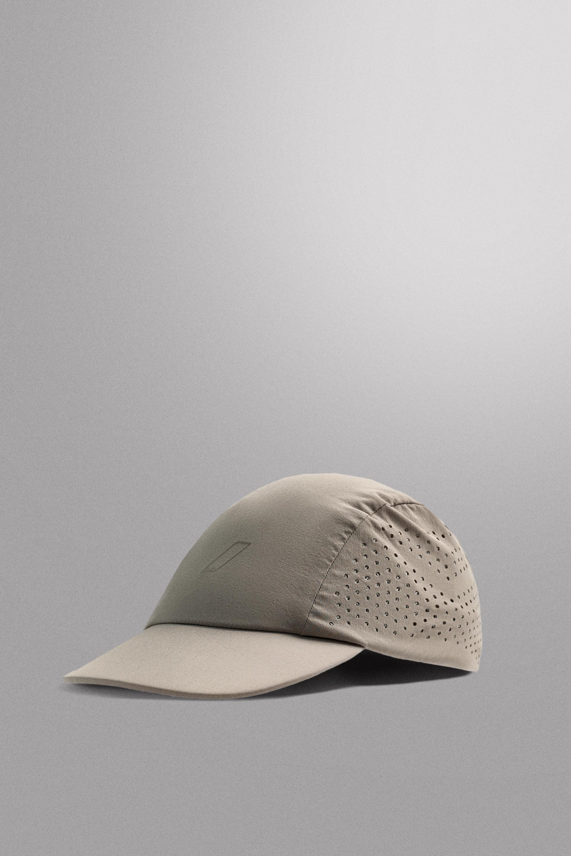 TRAINING TECHNICAL CAP by ZARA