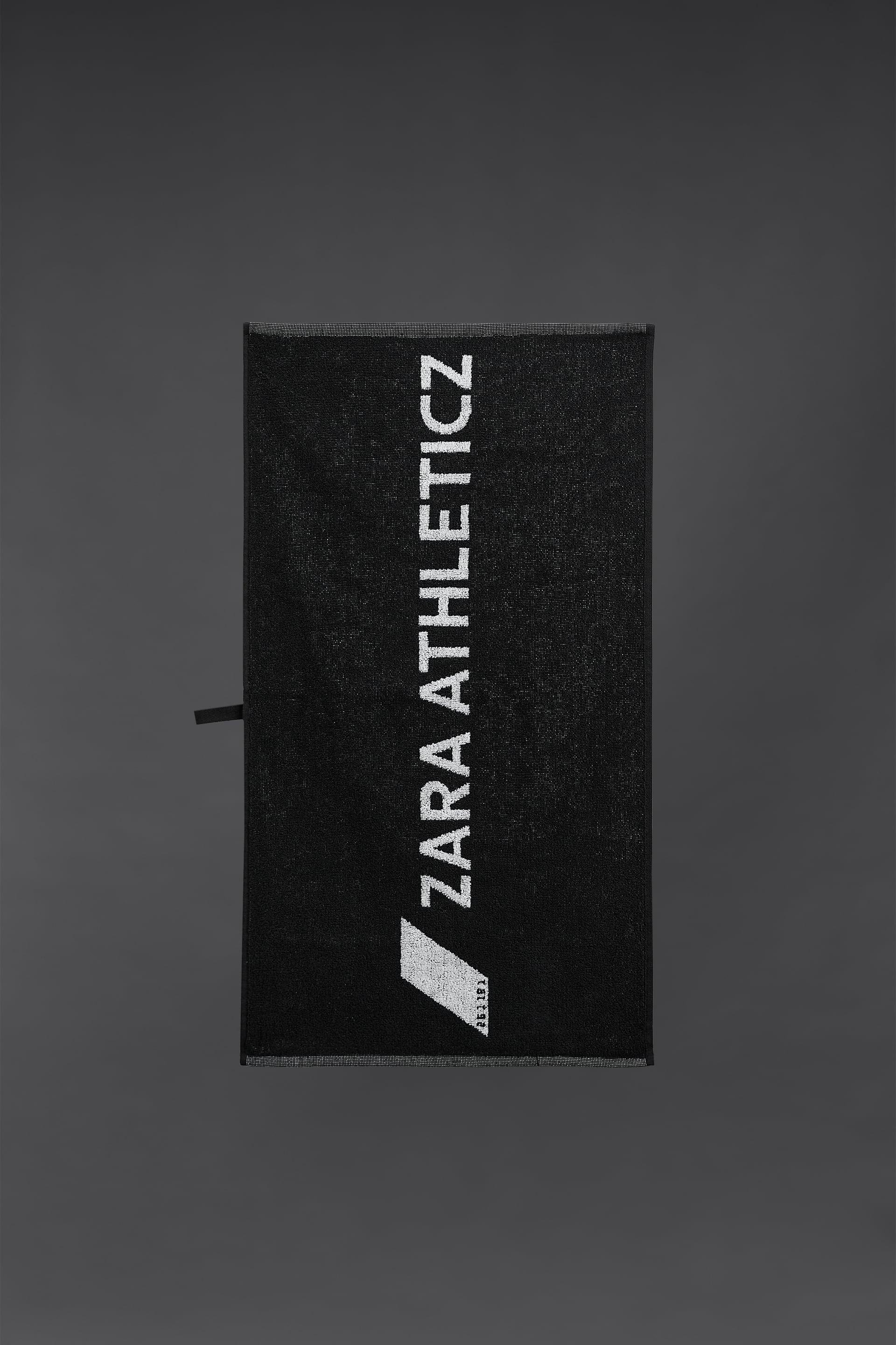 TRAINING TOWEL by ZARA