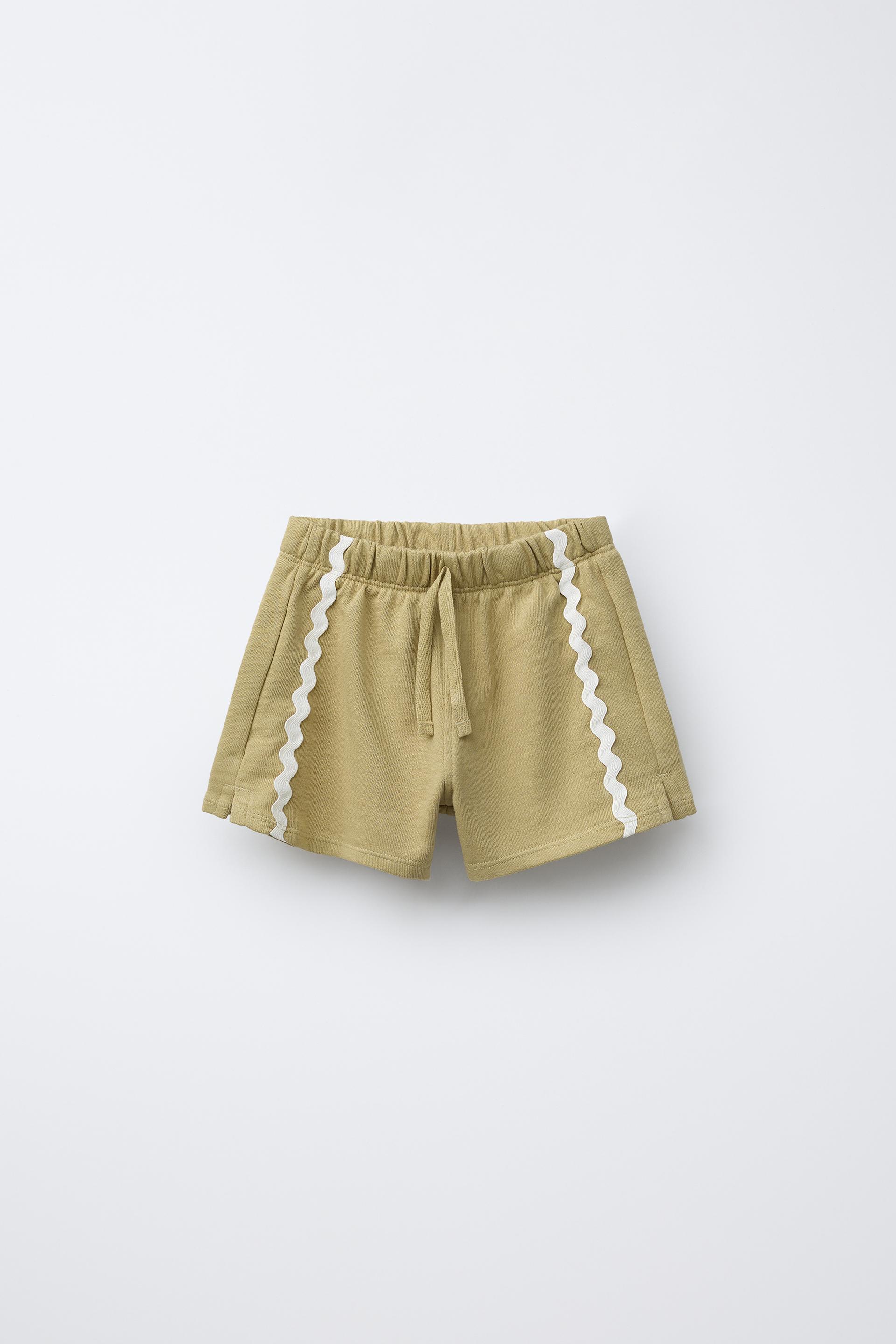 WAVY PLUSH SHORTS by ZARA