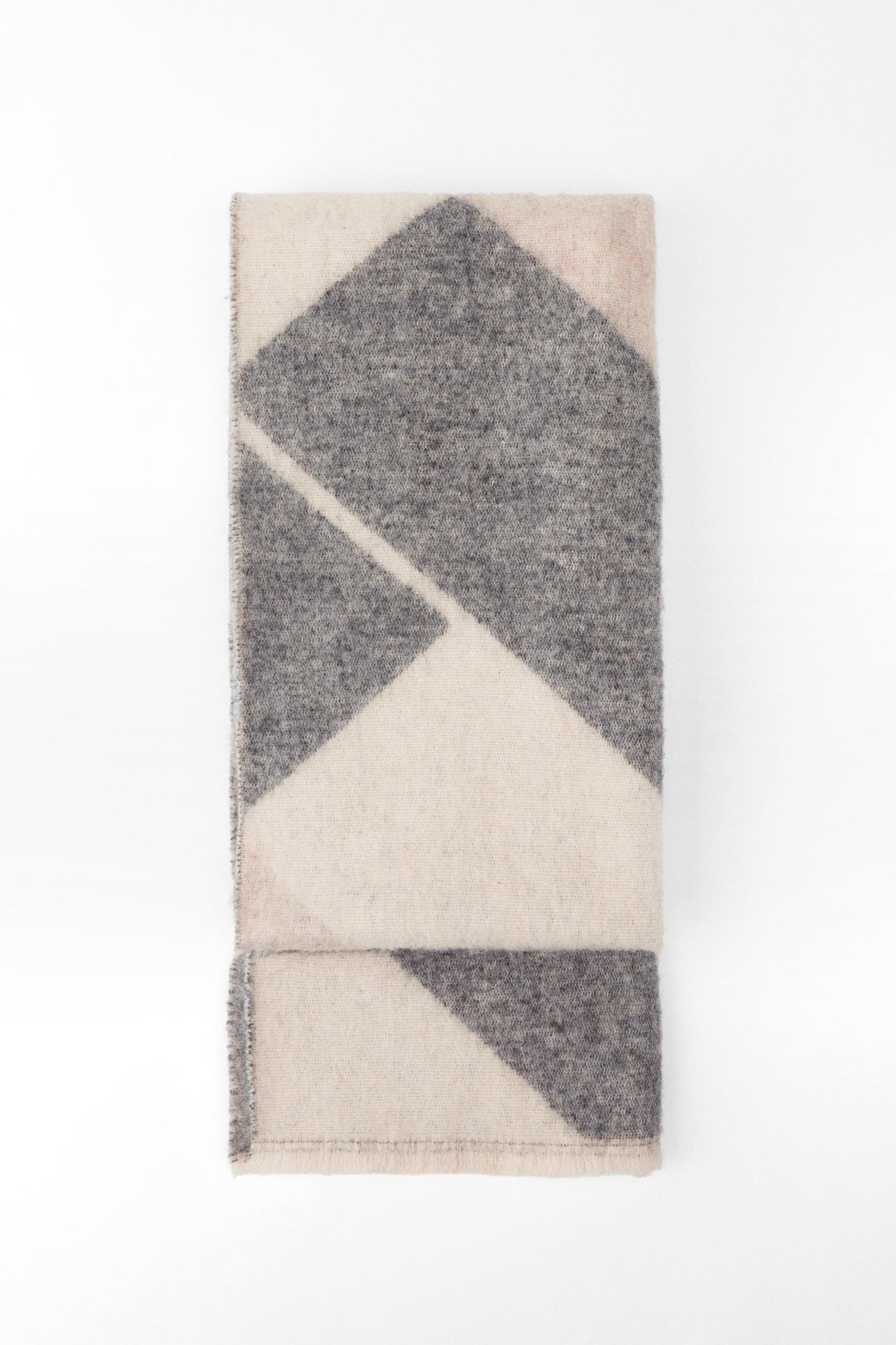 WIDE JACQUARD SCARF by ZARA