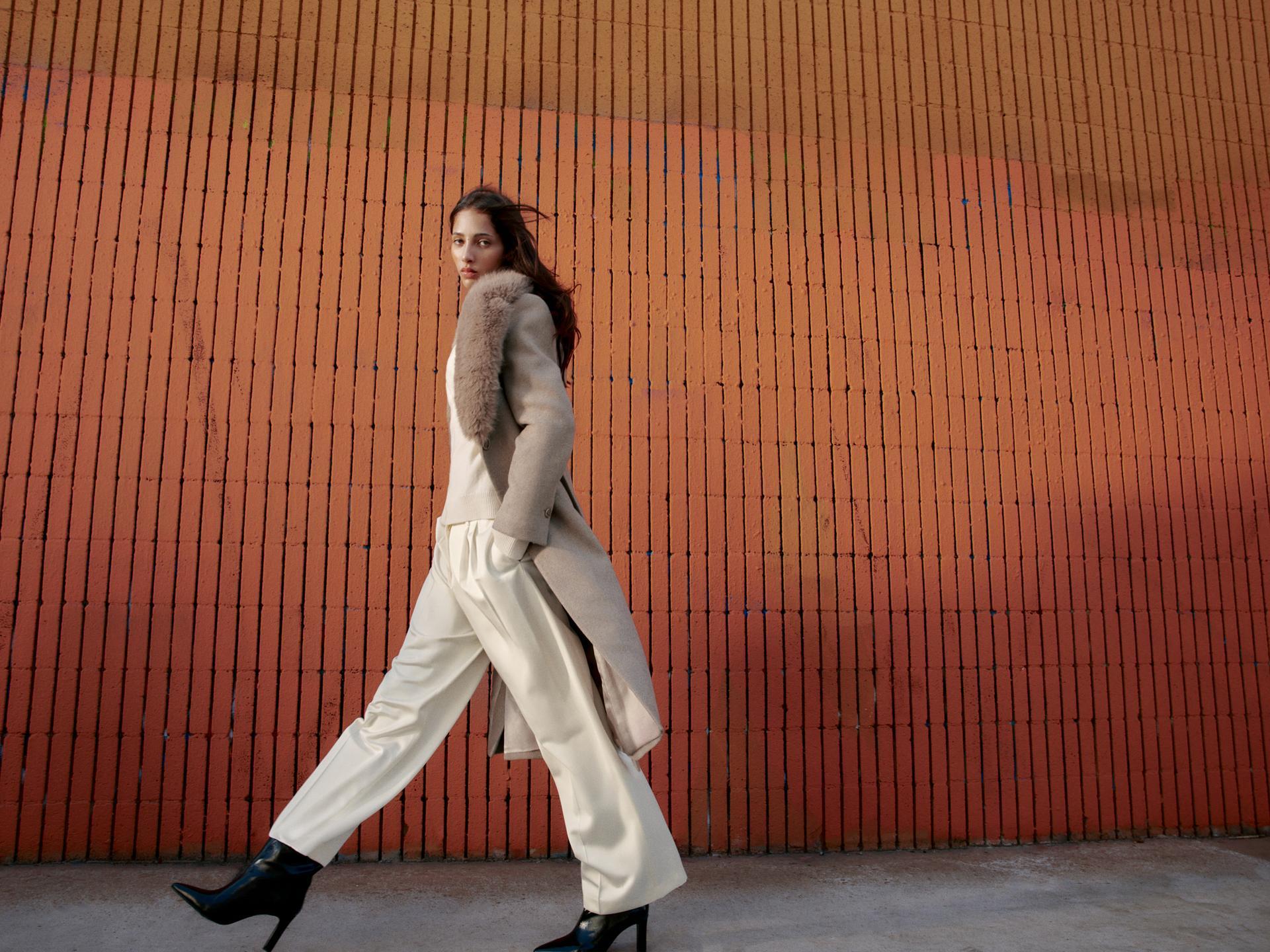 WOOL COAT WITH FAUX FUR LAPEL AND BELT by ZARA
